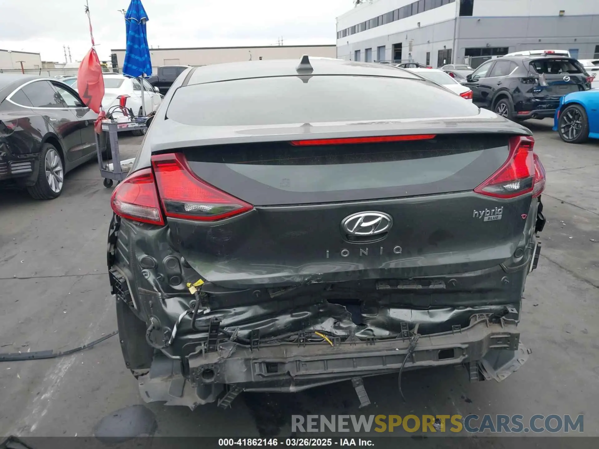 17 Photograph of a damaged car KMHC65LC0NU281307 HYUNDAI IONIQ HYBRID 2022