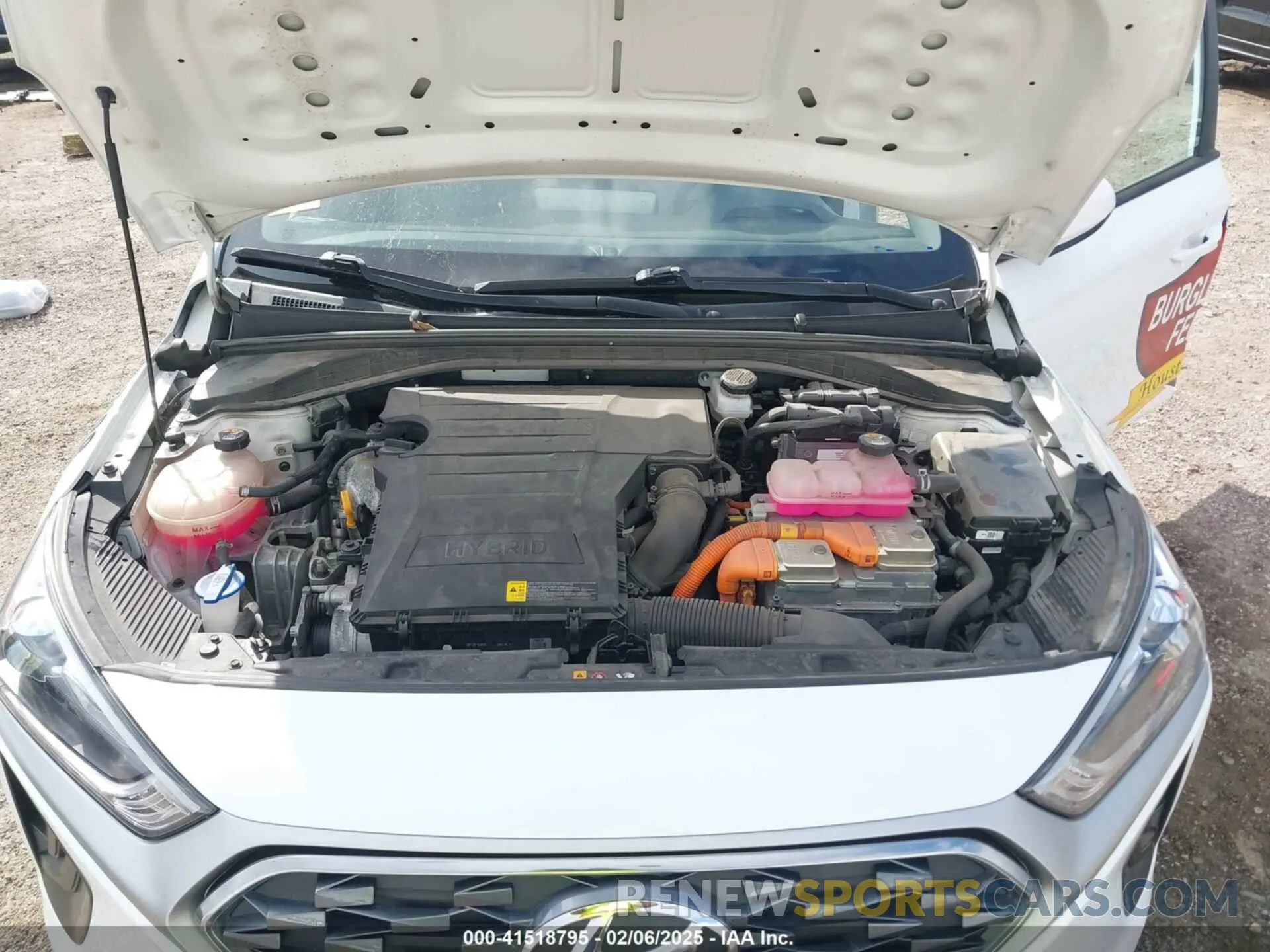 10 Photograph of a damaged car KMHC65LC4NU279625 HYUNDAI IONIQ HYBRID 2022