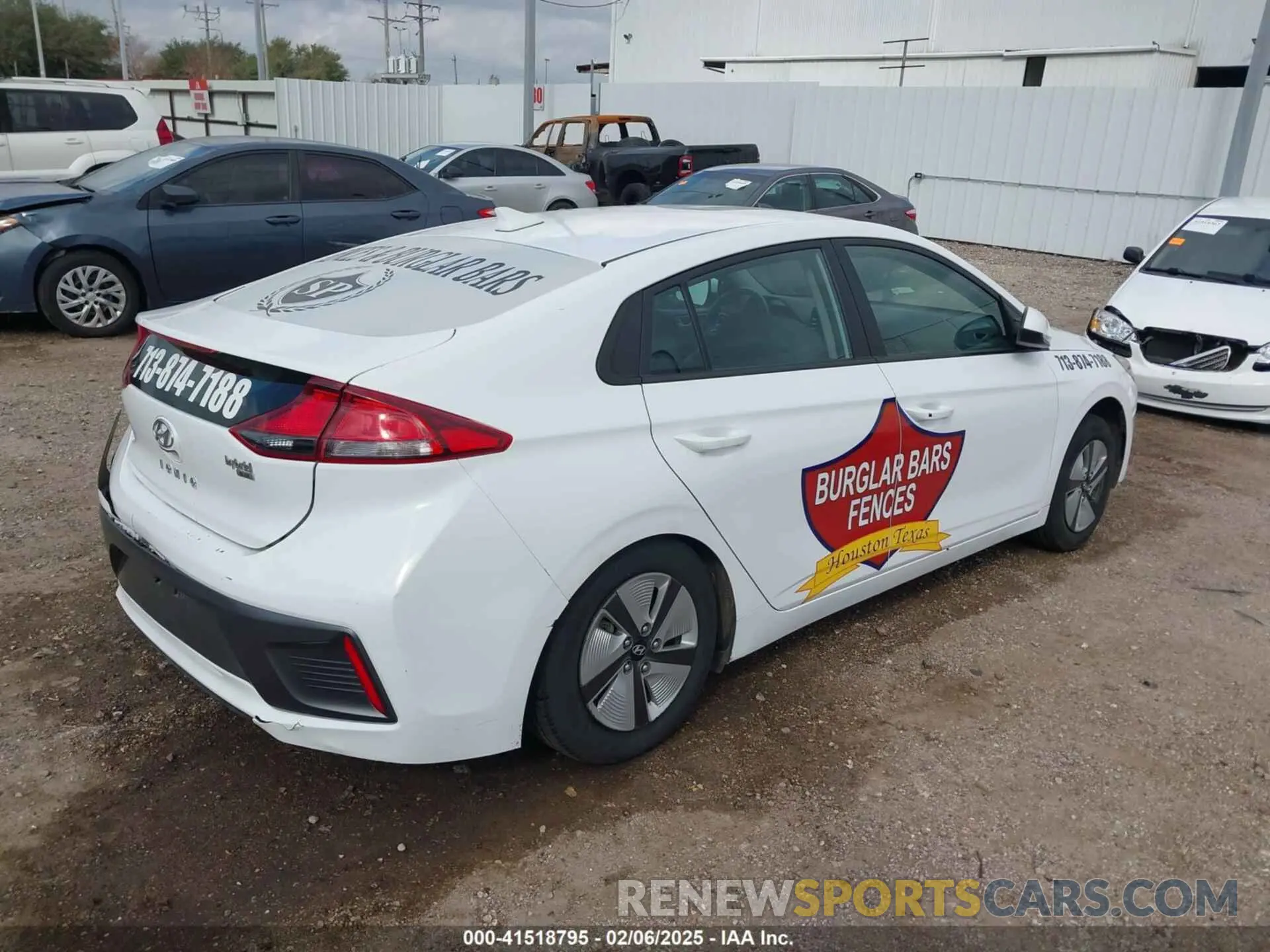 4 Photograph of a damaged car KMHC65LC4NU279625 HYUNDAI IONIQ HYBRID 2022