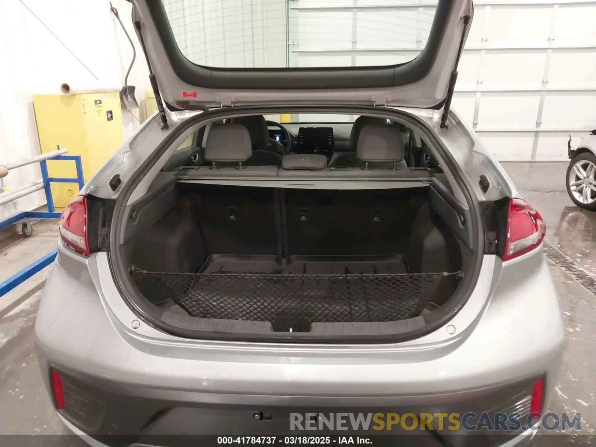 17 Photograph of a damaged car KMHC65LC8NU280566 HYUNDAI IONIQ HYBRID 2022