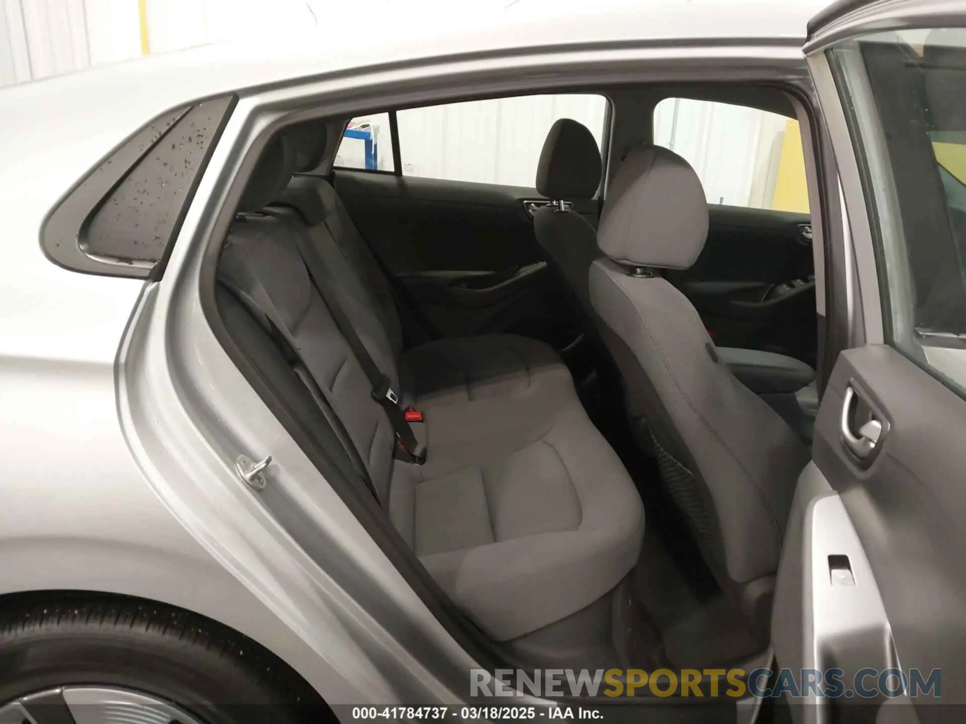 8 Photograph of a damaged car KMHC65LC8NU280566 HYUNDAI IONIQ HYBRID 2022
