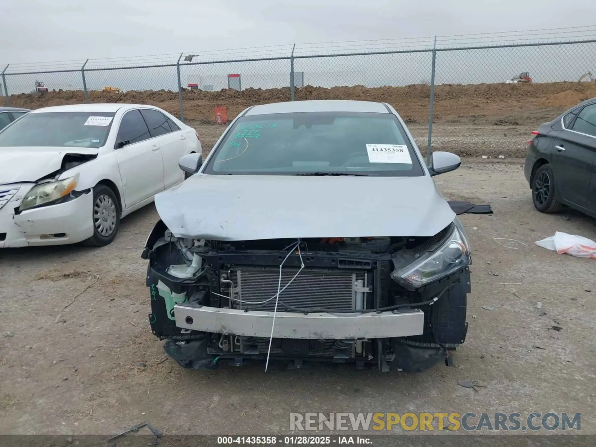 12 Photograph of a damaged car KMHC65LCXNU266510 HYUNDAI IONIQ HYBRID 2022