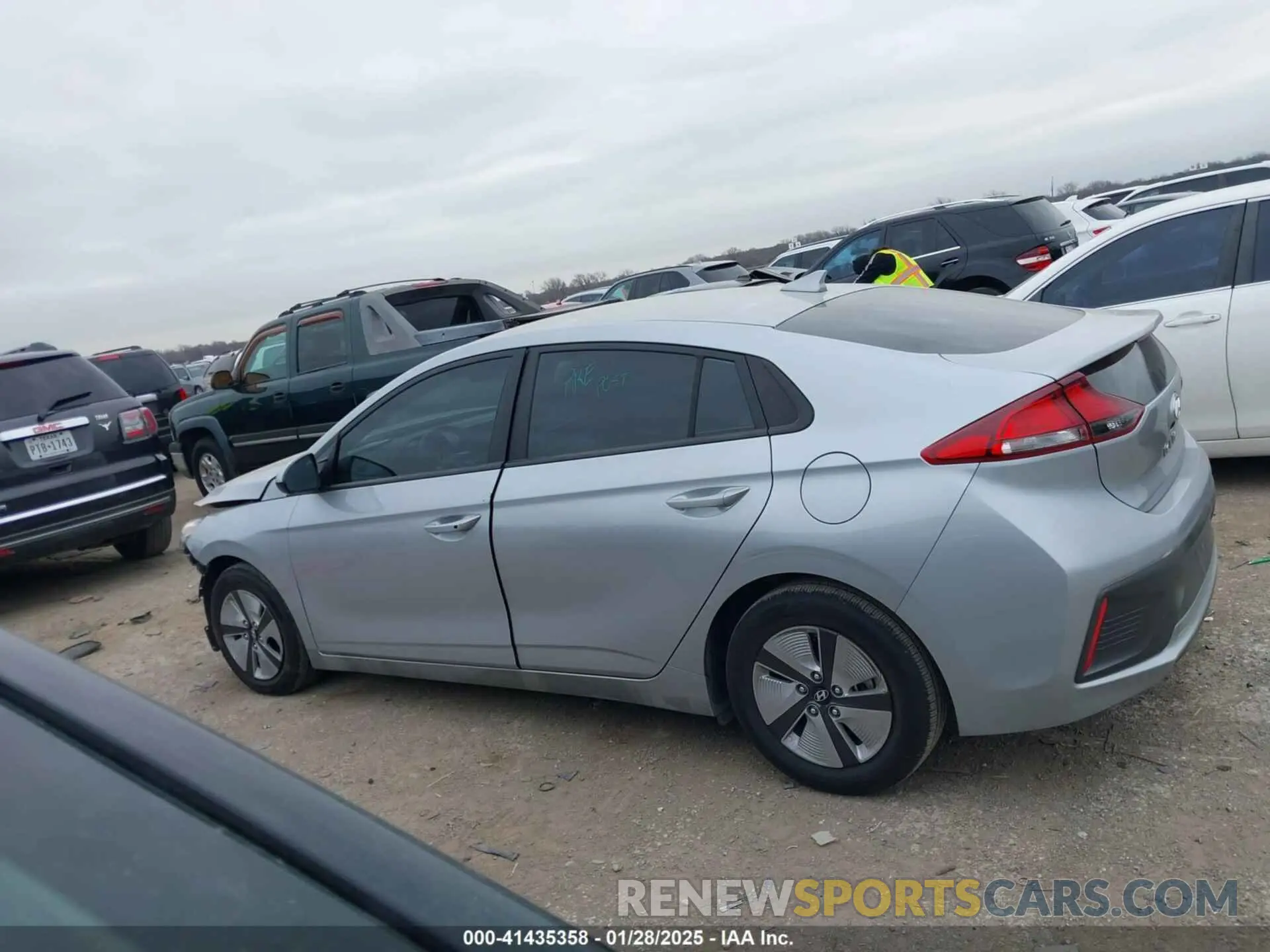 14 Photograph of a damaged car KMHC65LCXNU266510 HYUNDAI IONIQ HYBRID 2022
