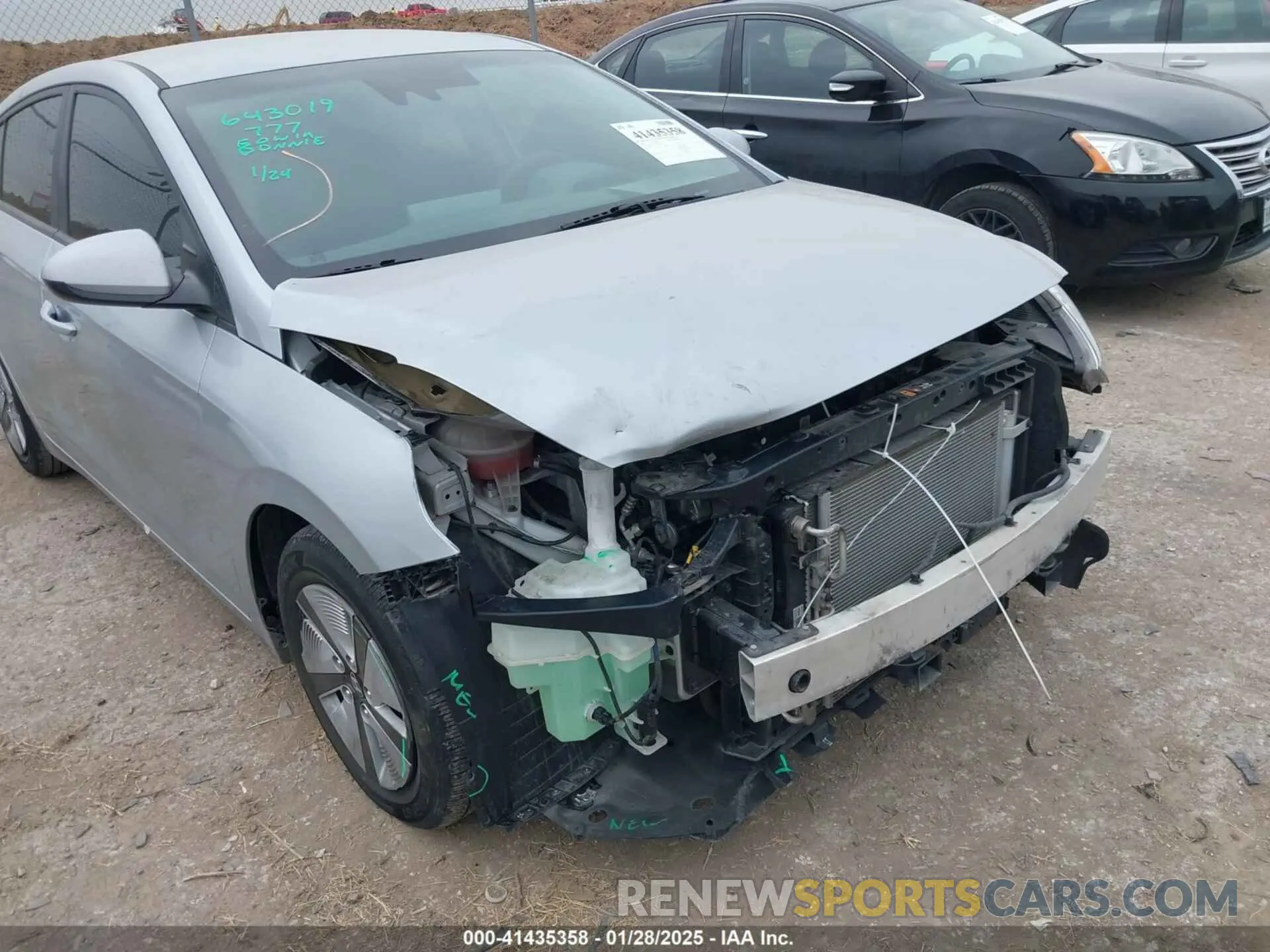 17 Photograph of a damaged car KMHC65LCXNU266510 HYUNDAI IONIQ HYBRID 2022