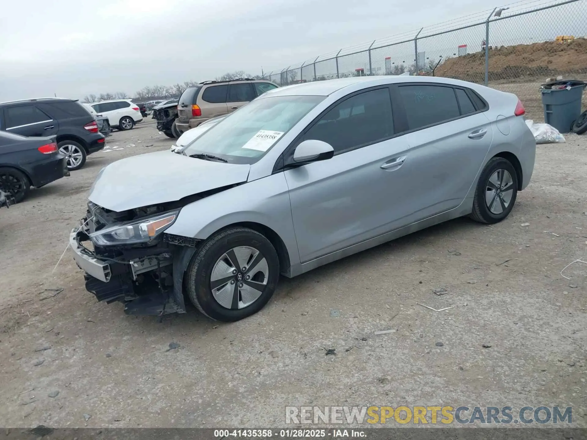 2 Photograph of a damaged car KMHC65LCXNU266510 HYUNDAI IONIQ HYBRID 2022