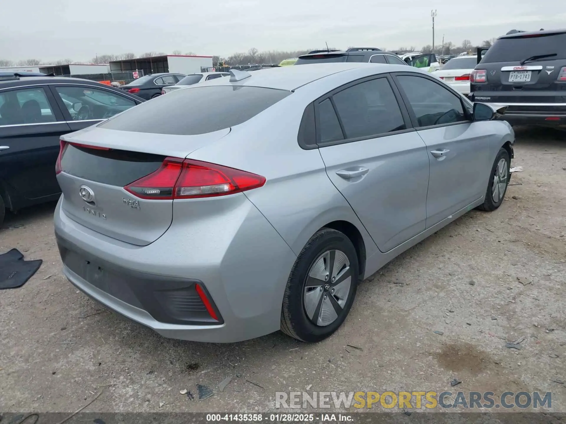 4 Photograph of a damaged car KMHC65LCXNU266510 HYUNDAI IONIQ HYBRID 2022
