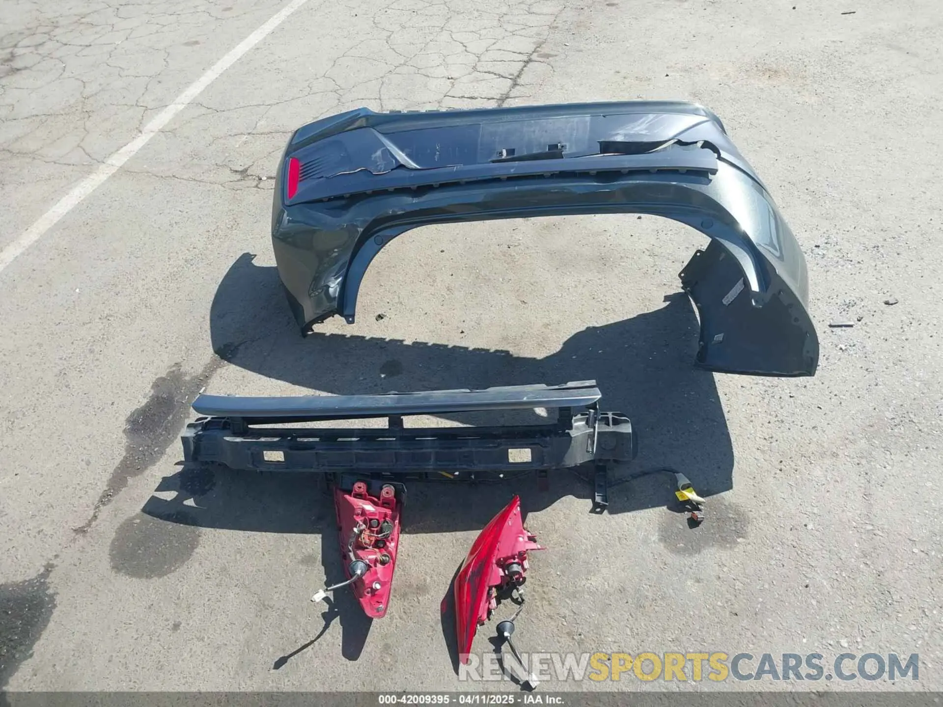 12 Photograph of a damaged car KMHC65LCXNU267107 HYUNDAI IONIQ HYBRID 2022