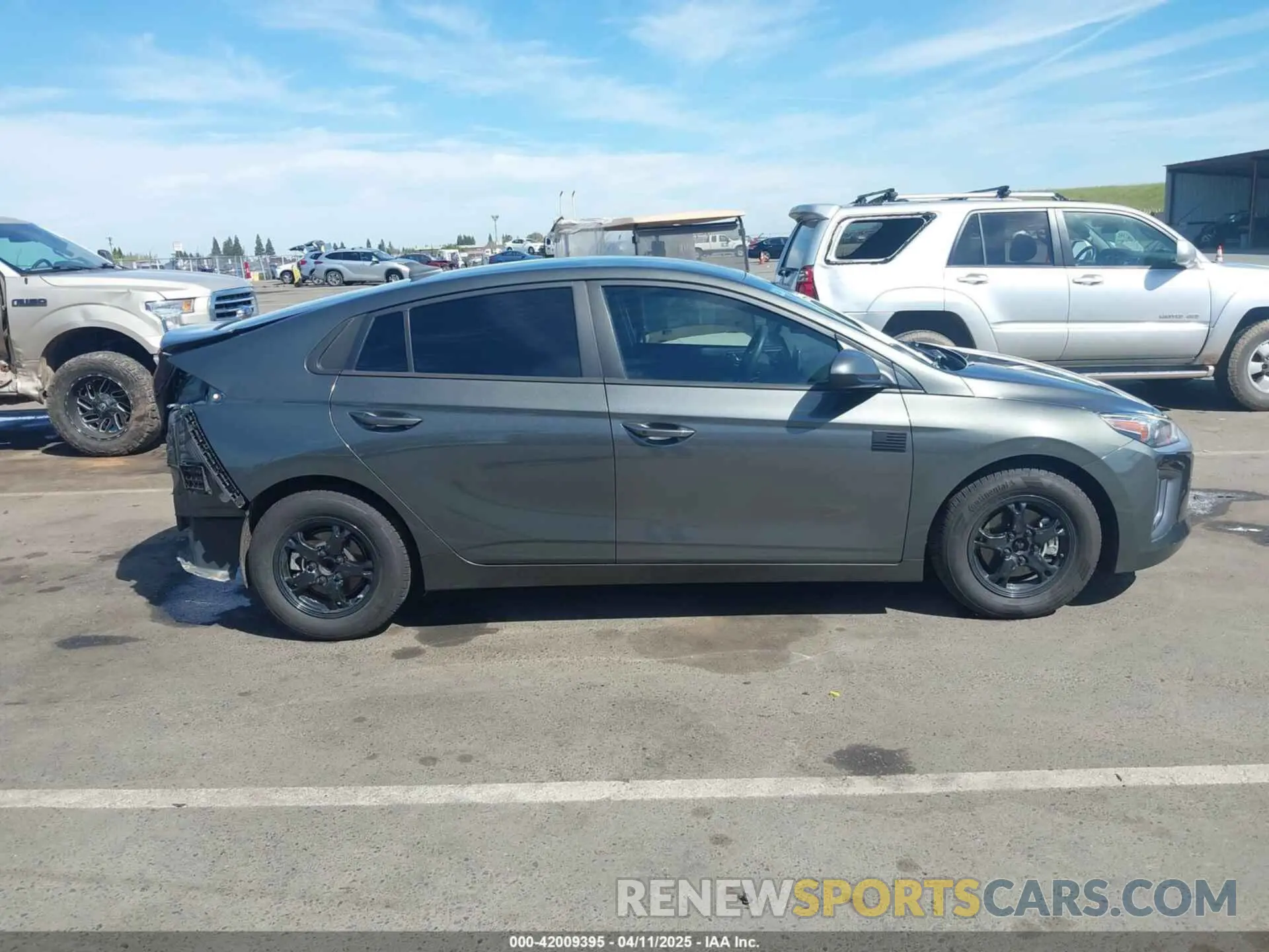 14 Photograph of a damaged car KMHC65LCXNU267107 HYUNDAI IONIQ HYBRID 2022