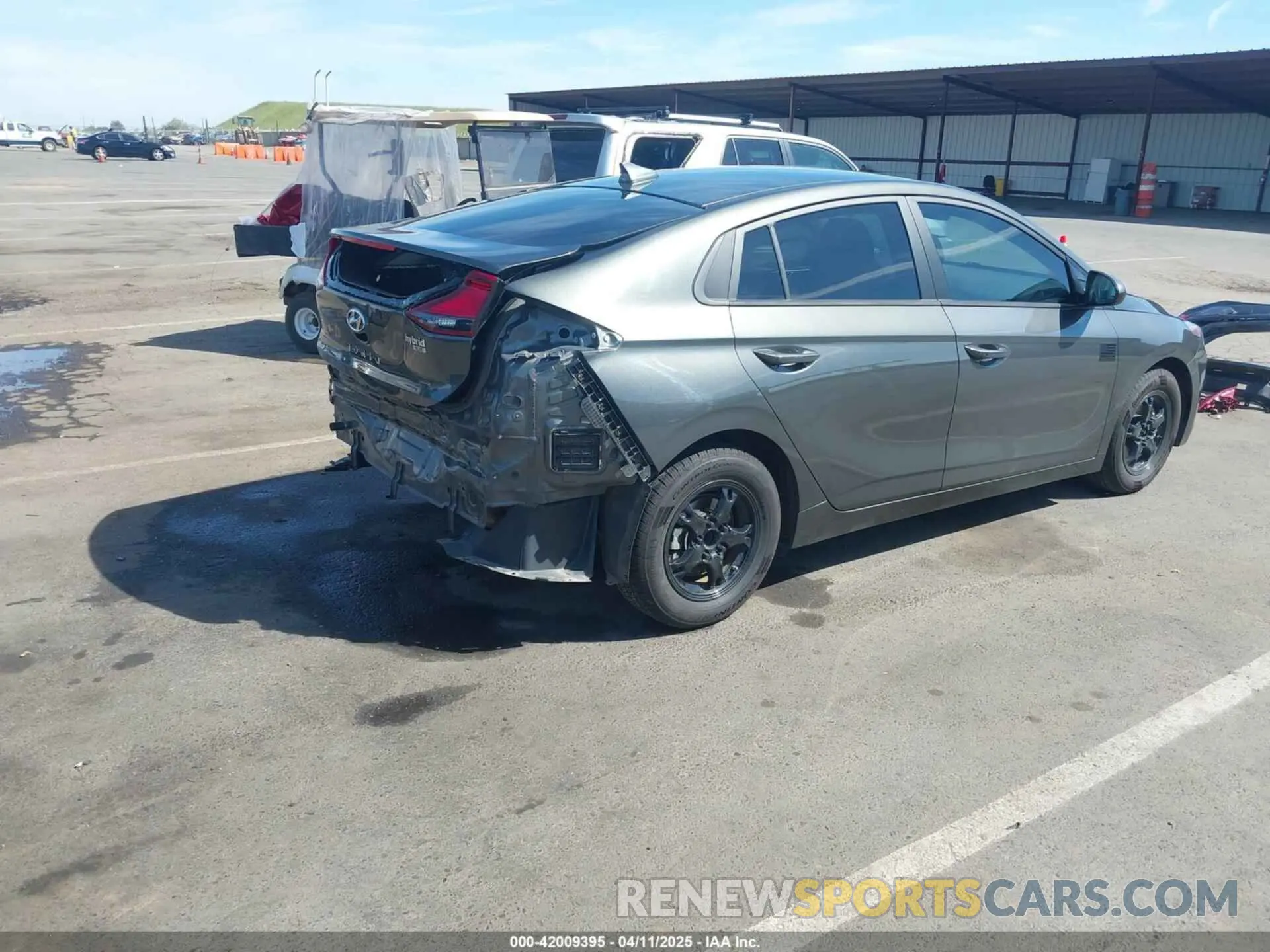 4 Photograph of a damaged car KMHC65LCXNU267107 HYUNDAI IONIQ HYBRID 2022