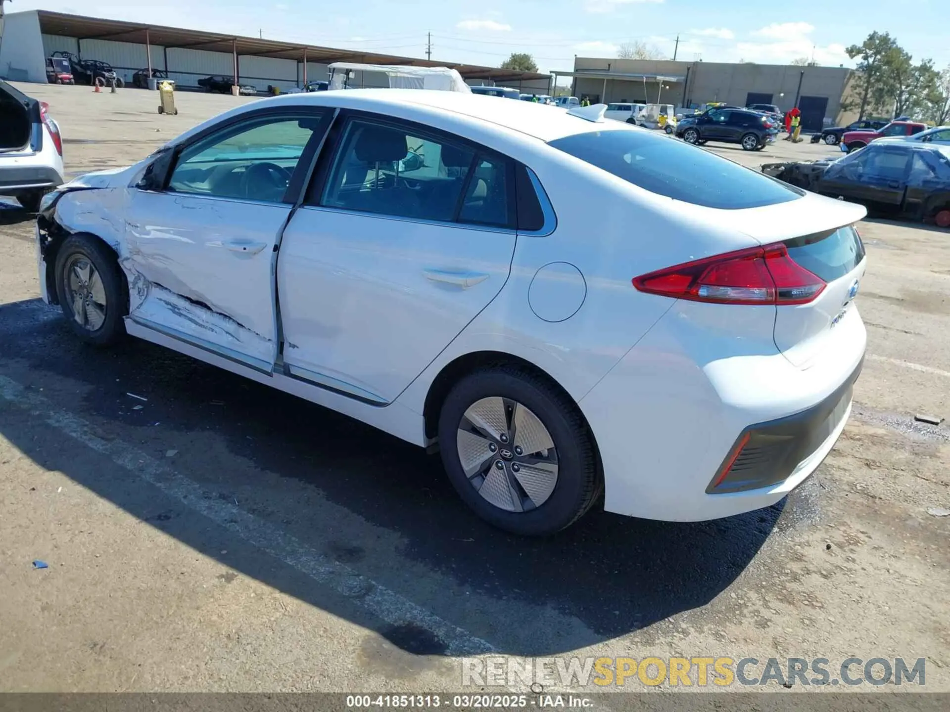 3 Photograph of a damaged car KMHC75LC1NU268983 HYUNDAI IONIQ HYBRID 2022