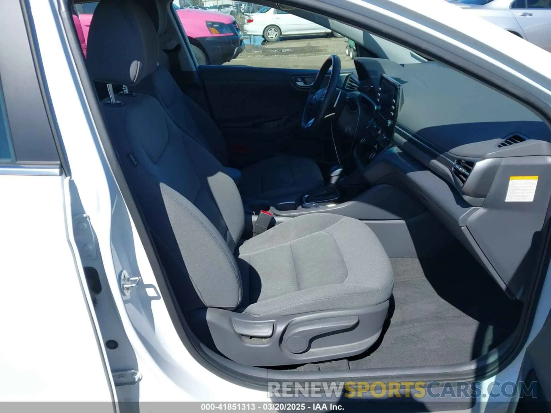 5 Photograph of a damaged car KMHC75LC1NU268983 HYUNDAI IONIQ HYBRID 2022