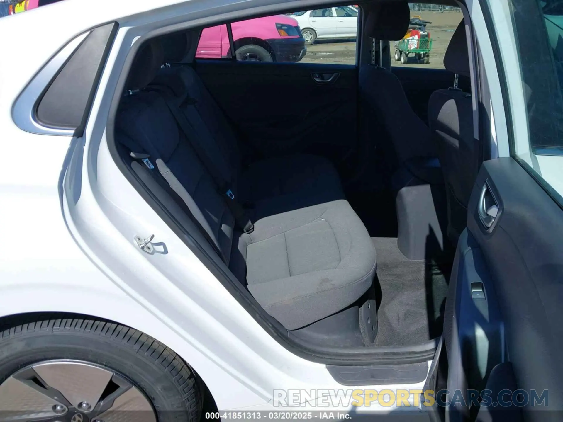 8 Photograph of a damaged car KMHC75LC1NU268983 HYUNDAI IONIQ HYBRID 2022
