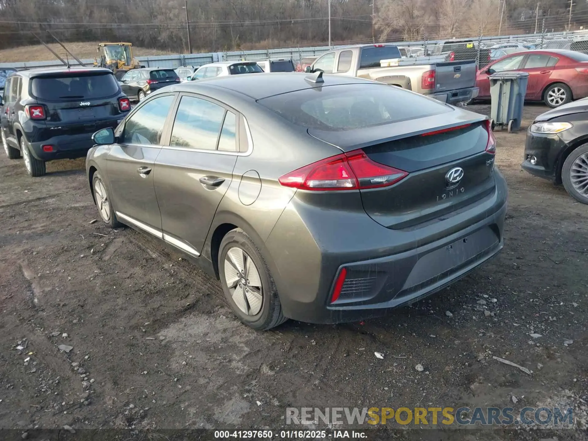 3 Photograph of a damaged car KMHC75LC6NU275962 HYUNDAI IONIQ HYBRID 2022