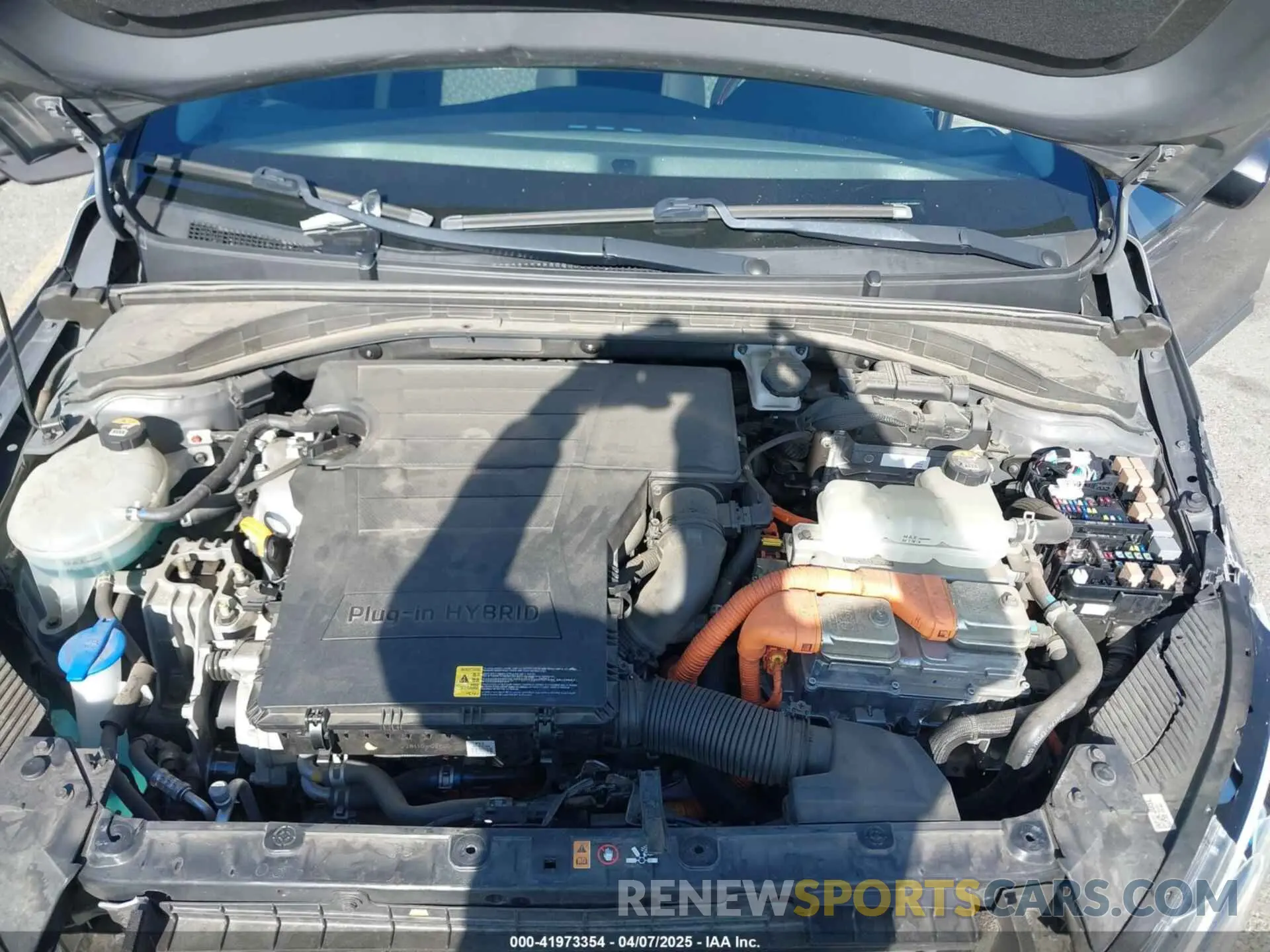 10 Photograph of a damaged car KMHC65LD3KU164521 HYUNDAI IONIQ PLUG-IN HYBRID 2019