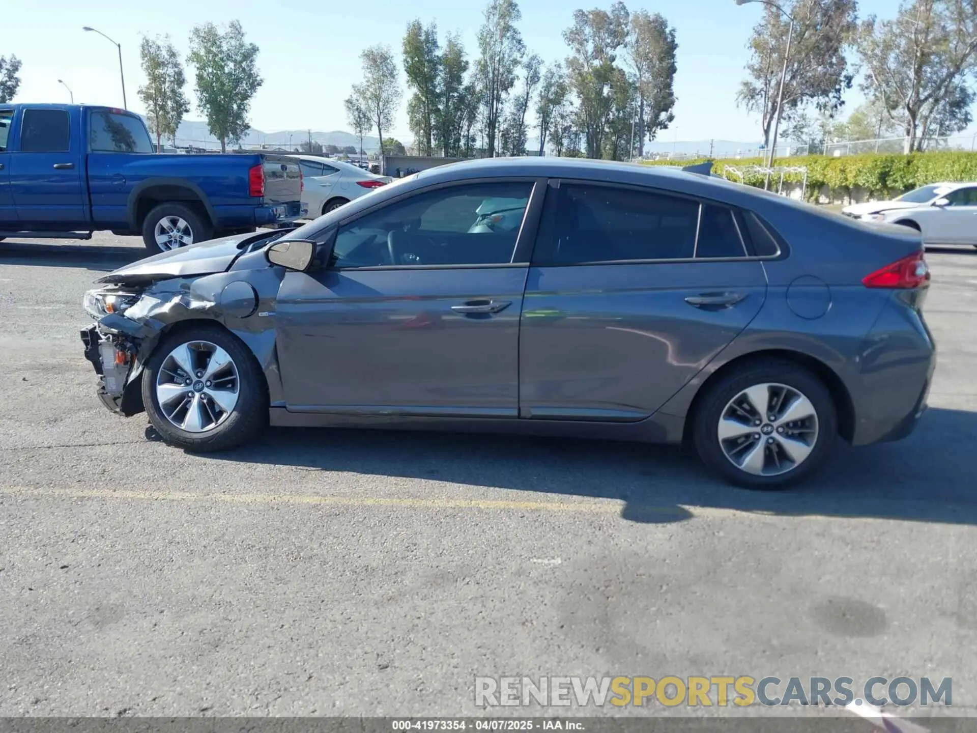 14 Photograph of a damaged car KMHC65LD3KU164521 HYUNDAI IONIQ PLUG-IN HYBRID 2019