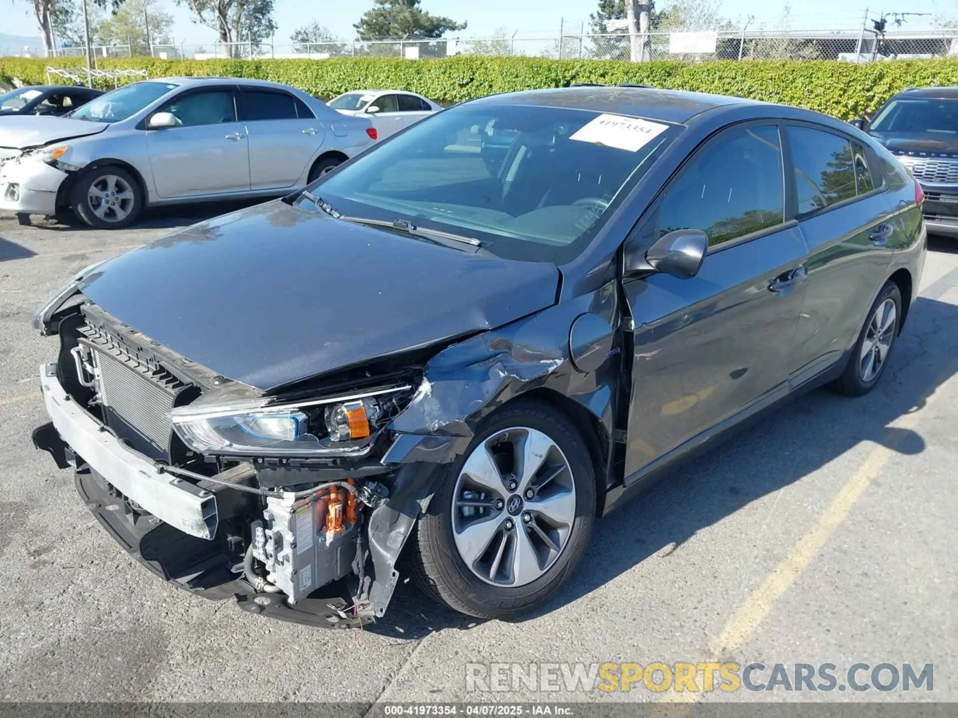 2 Photograph of a damaged car KMHC65LD3KU164521 HYUNDAI IONIQ PLUG-IN HYBRID 2019