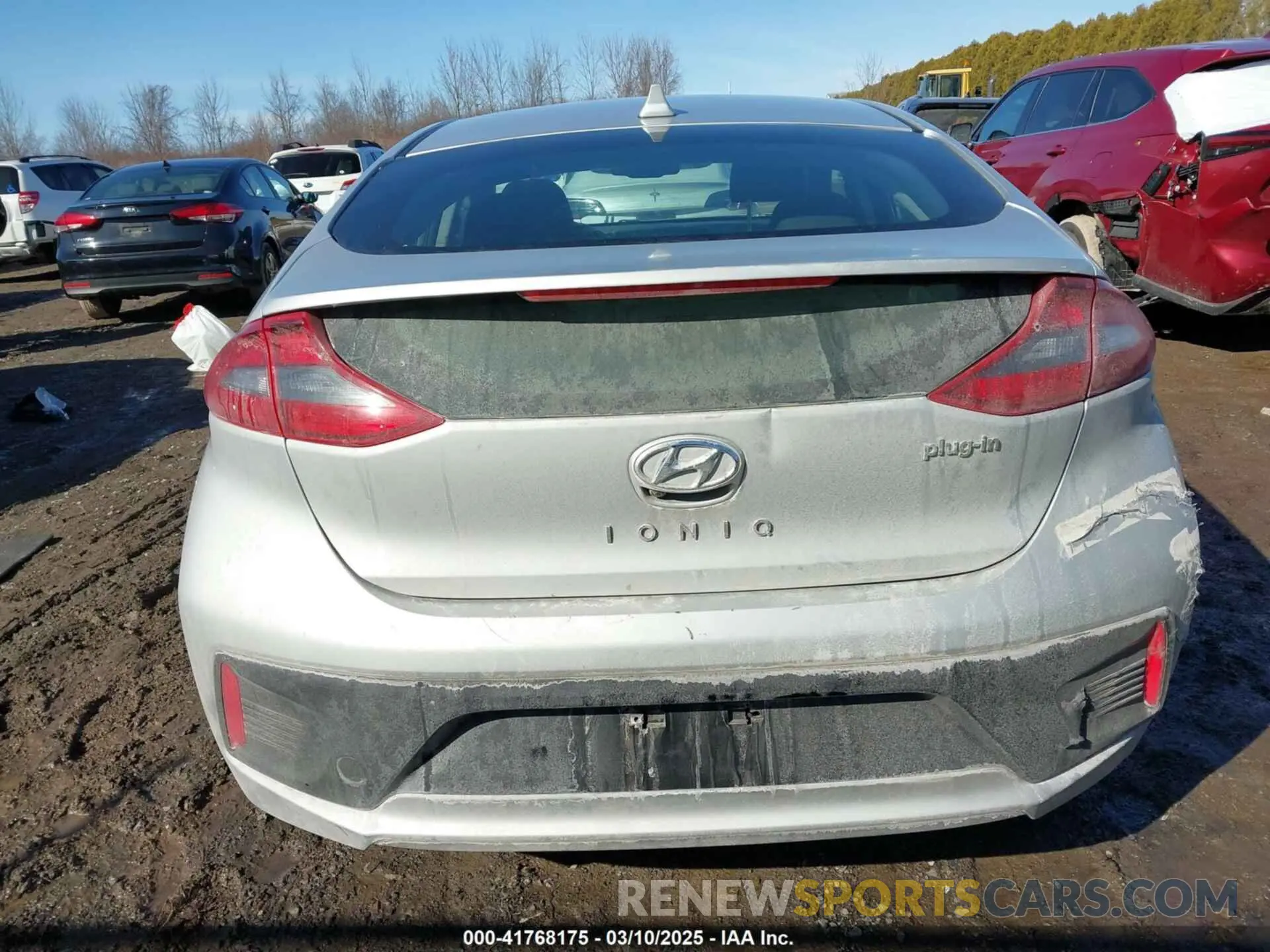 15 Photograph of a damaged car KMHC65LD4KU160218 HYUNDAI IONIQ PLUG-IN HYBRID 2019