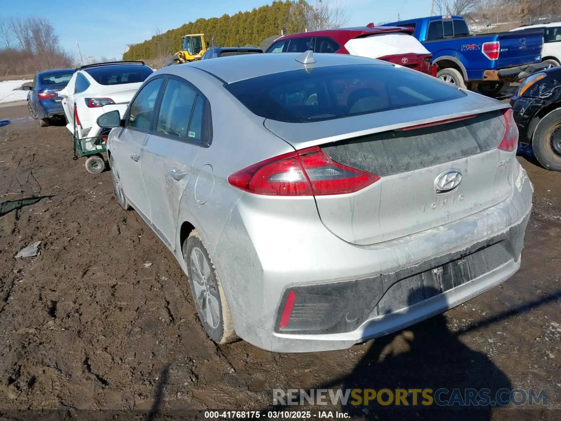 3 Photograph of a damaged car KMHC65LD4KU160218 HYUNDAI IONIQ PLUG-IN HYBRID 2019
