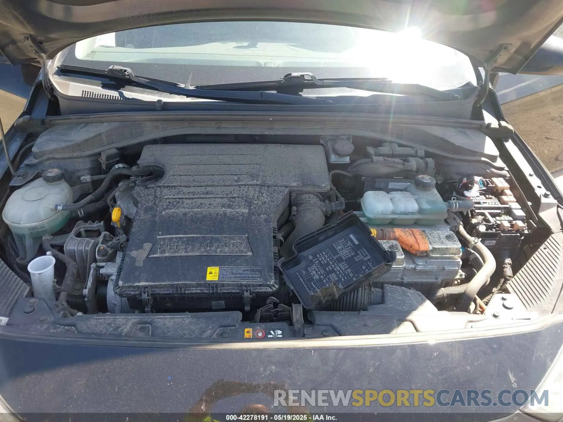 10 Photograph of a damaged car KMHC65LD5KU172667 HYUNDAI IONIQ PLUG-IN HYBRID 2019