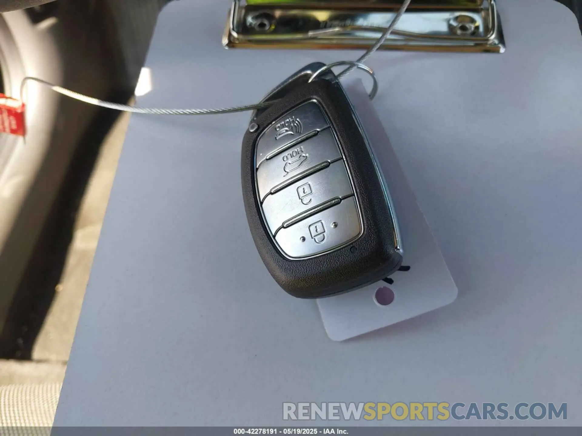 11 Photograph of a damaged car KMHC65LD5KU172667 HYUNDAI IONIQ PLUG-IN HYBRID 2019