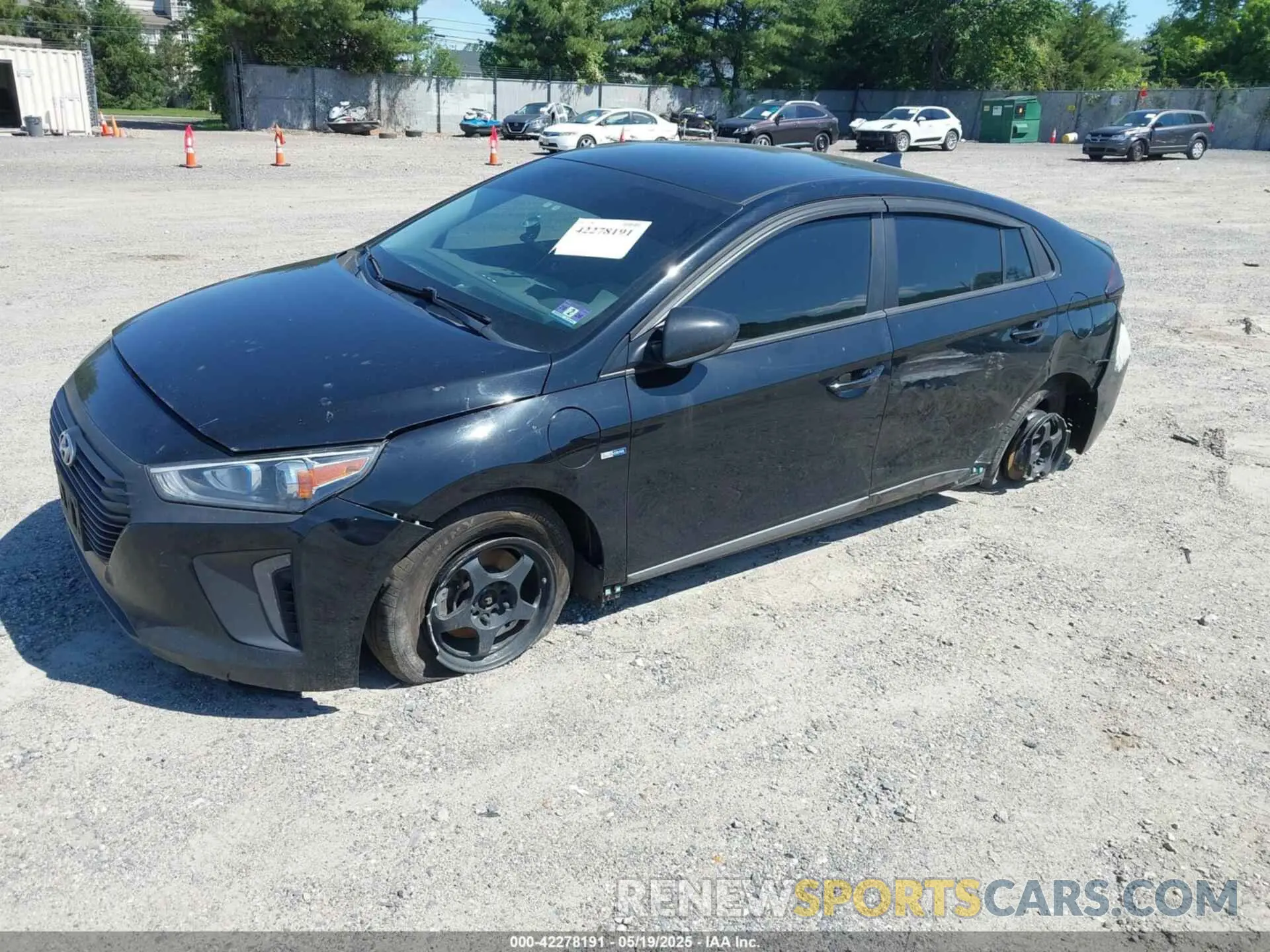 2 Photograph of a damaged car KMHC65LD5KU172667 HYUNDAI IONIQ PLUG-IN HYBRID 2019