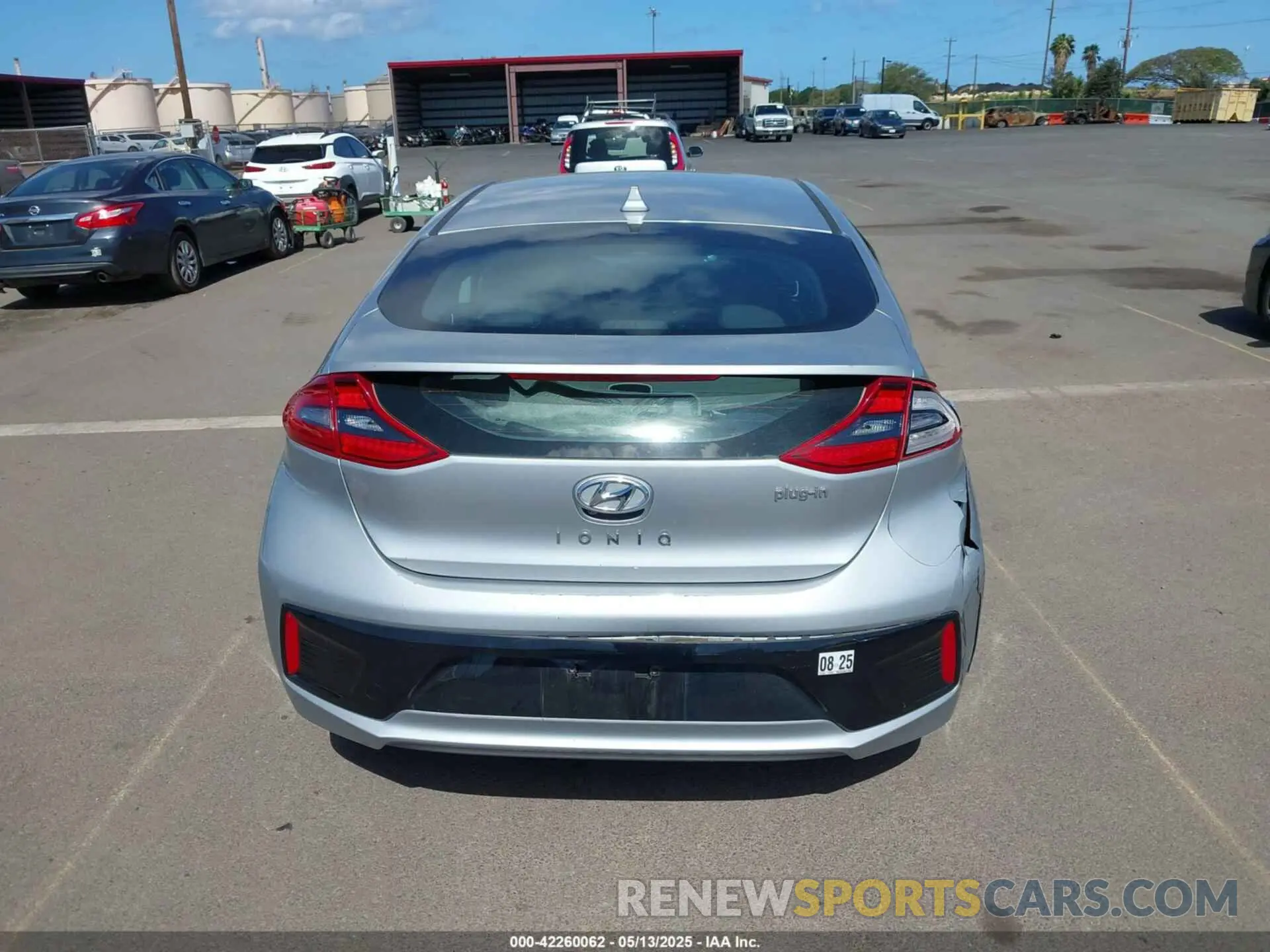 17 Photograph of a damaged car KMHC65LD9KU178942 HYUNDAI IONIQ PLUG-IN HYBRID 2019