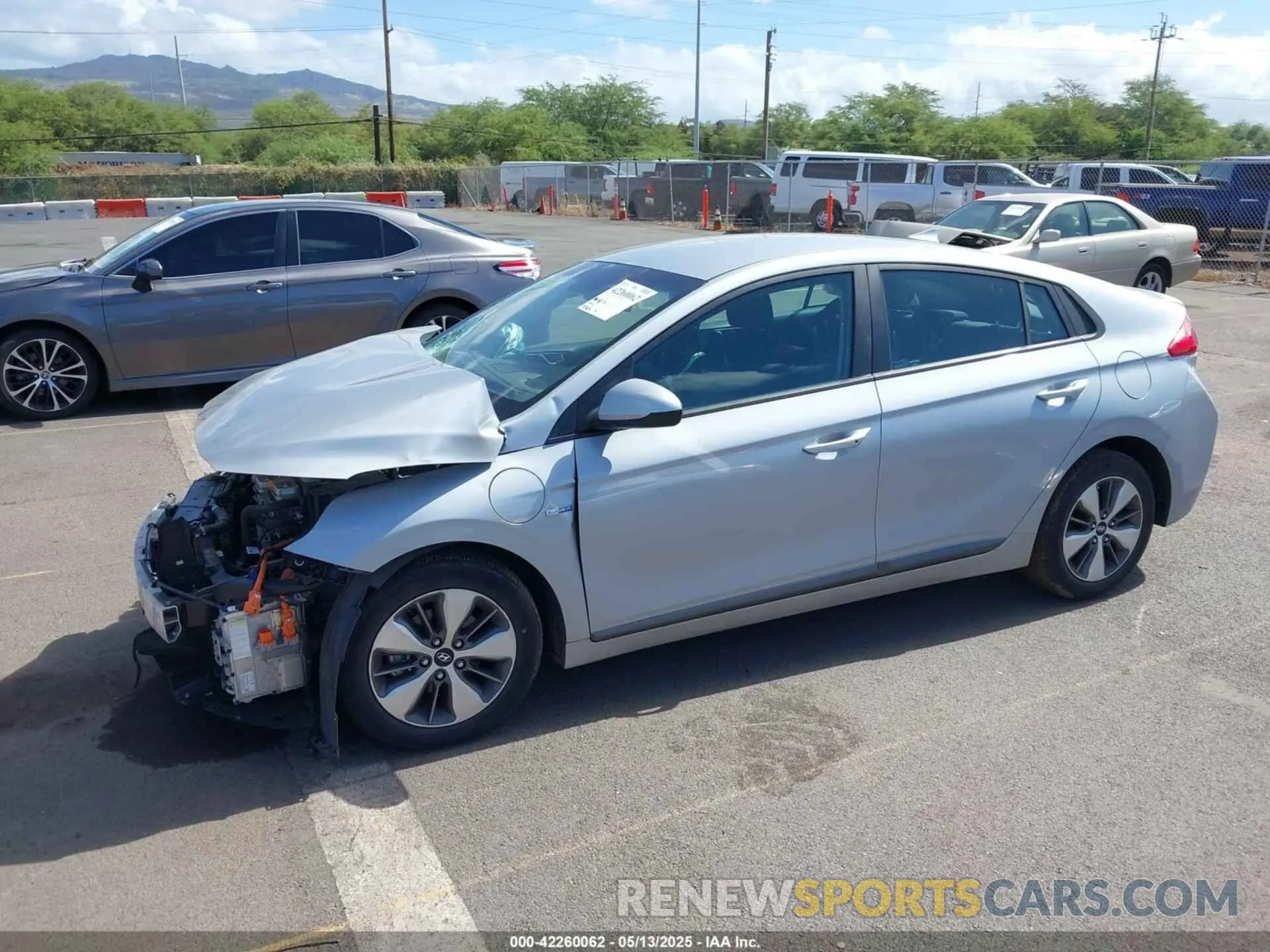 6 Photograph of a damaged car KMHC65LD9KU178942 HYUNDAI IONIQ PLUG-IN HYBRID 2019