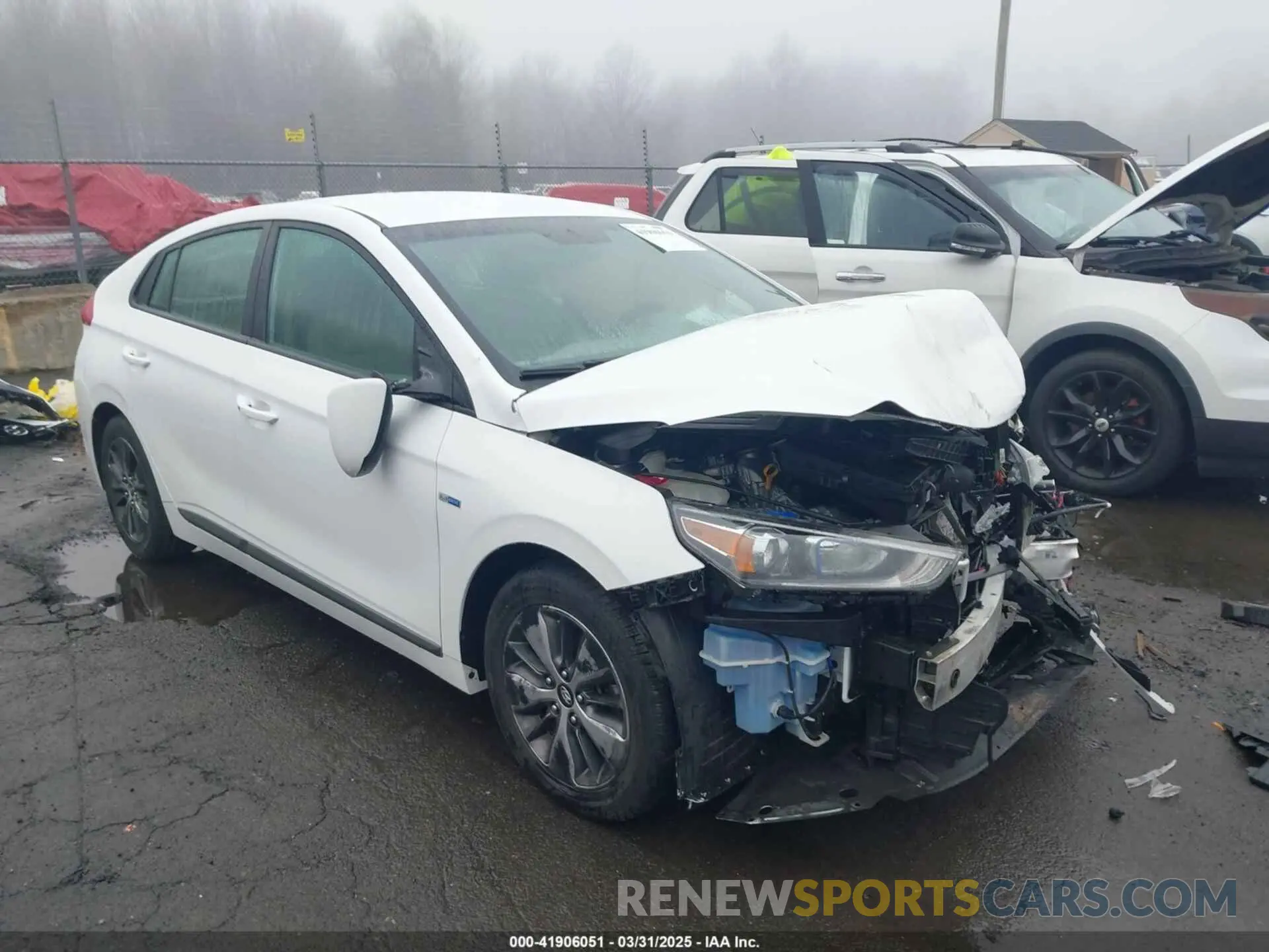 1 Photograph of a damaged car KMHC65LDXKU173197 HYUNDAI IONIQ PLUG-IN HYBRID 2019