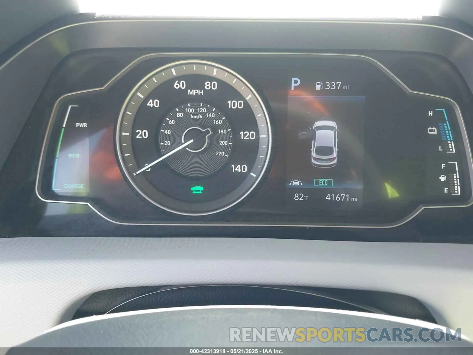 7 Photograph of a damaged car KMHC65LD8LU198343 HYUNDAI IONIQ PLUG-IN HYBRID 2020