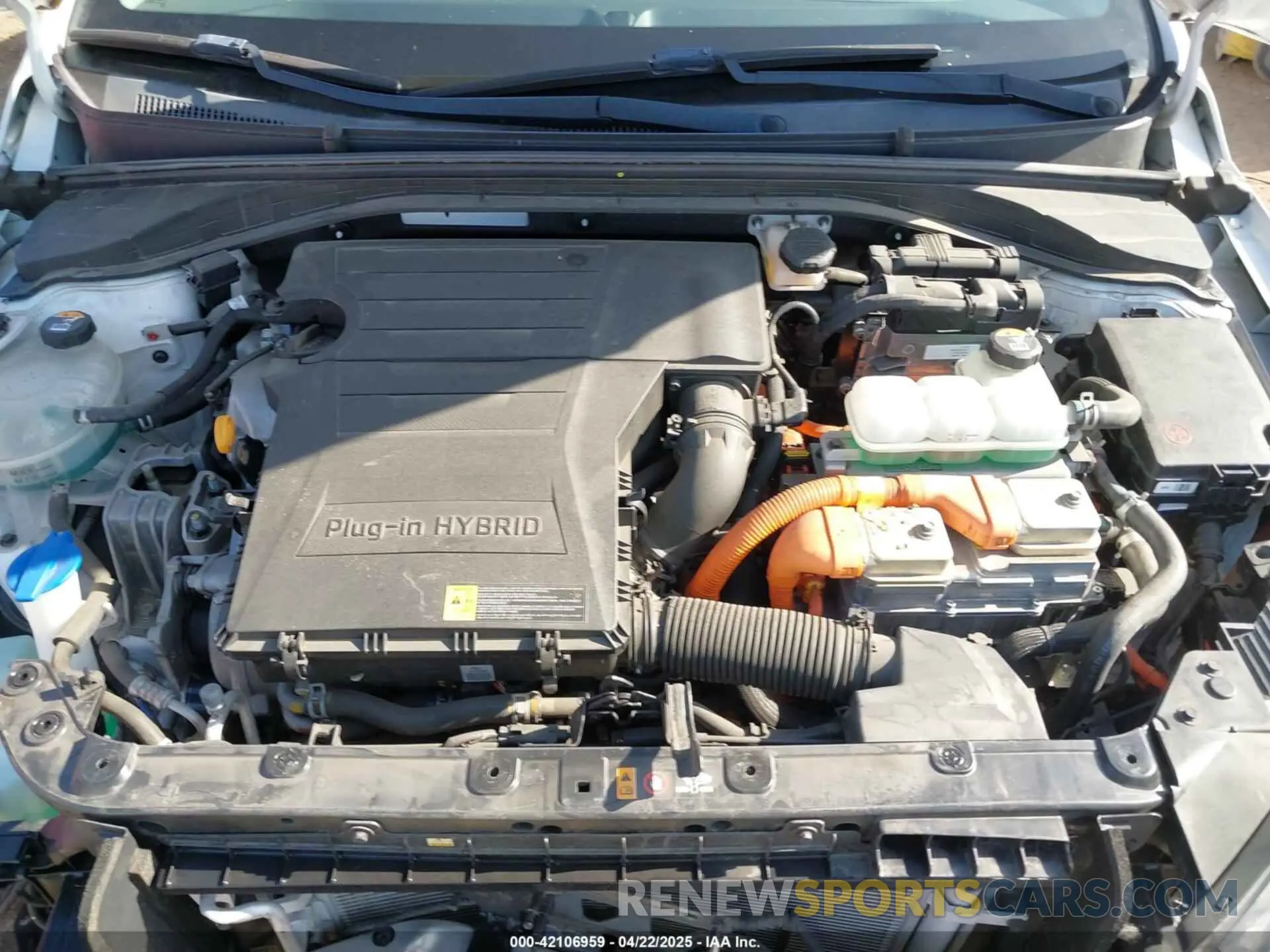 10 Photograph of a damaged car KMHC75LD3LU198912 HYUNDAI IONIQ PLUG-IN HYBRID 2020