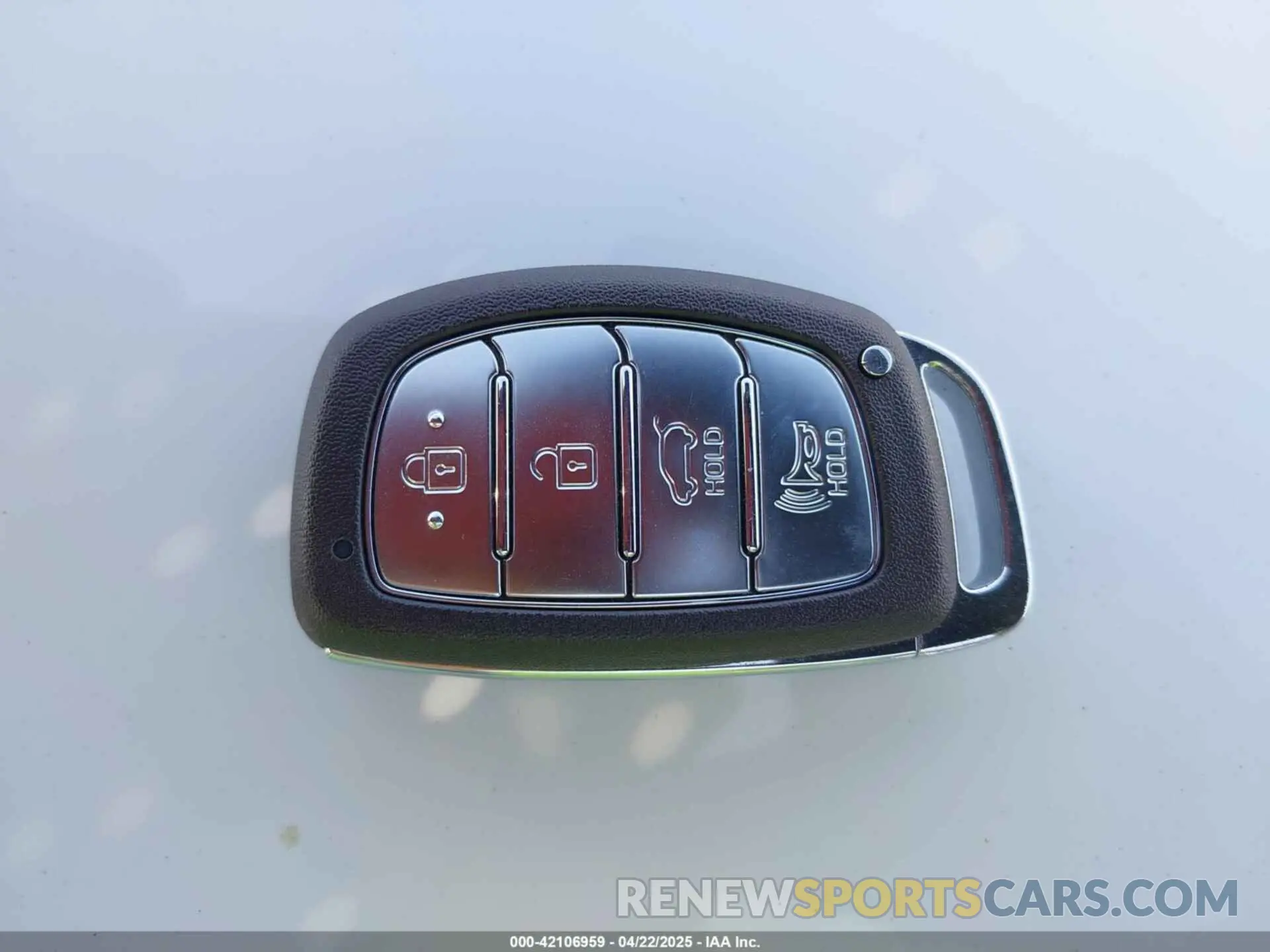 11 Photograph of a damaged car KMHC75LD3LU198912 HYUNDAI IONIQ PLUG-IN HYBRID 2020