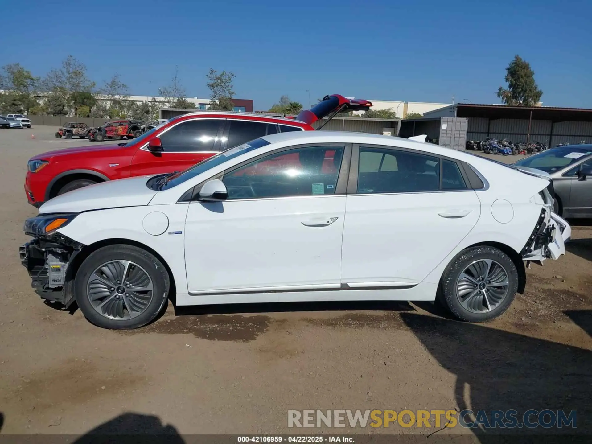 15 Photograph of a damaged car KMHC75LD3LU198912 HYUNDAI IONIQ PLUG-IN HYBRID 2020