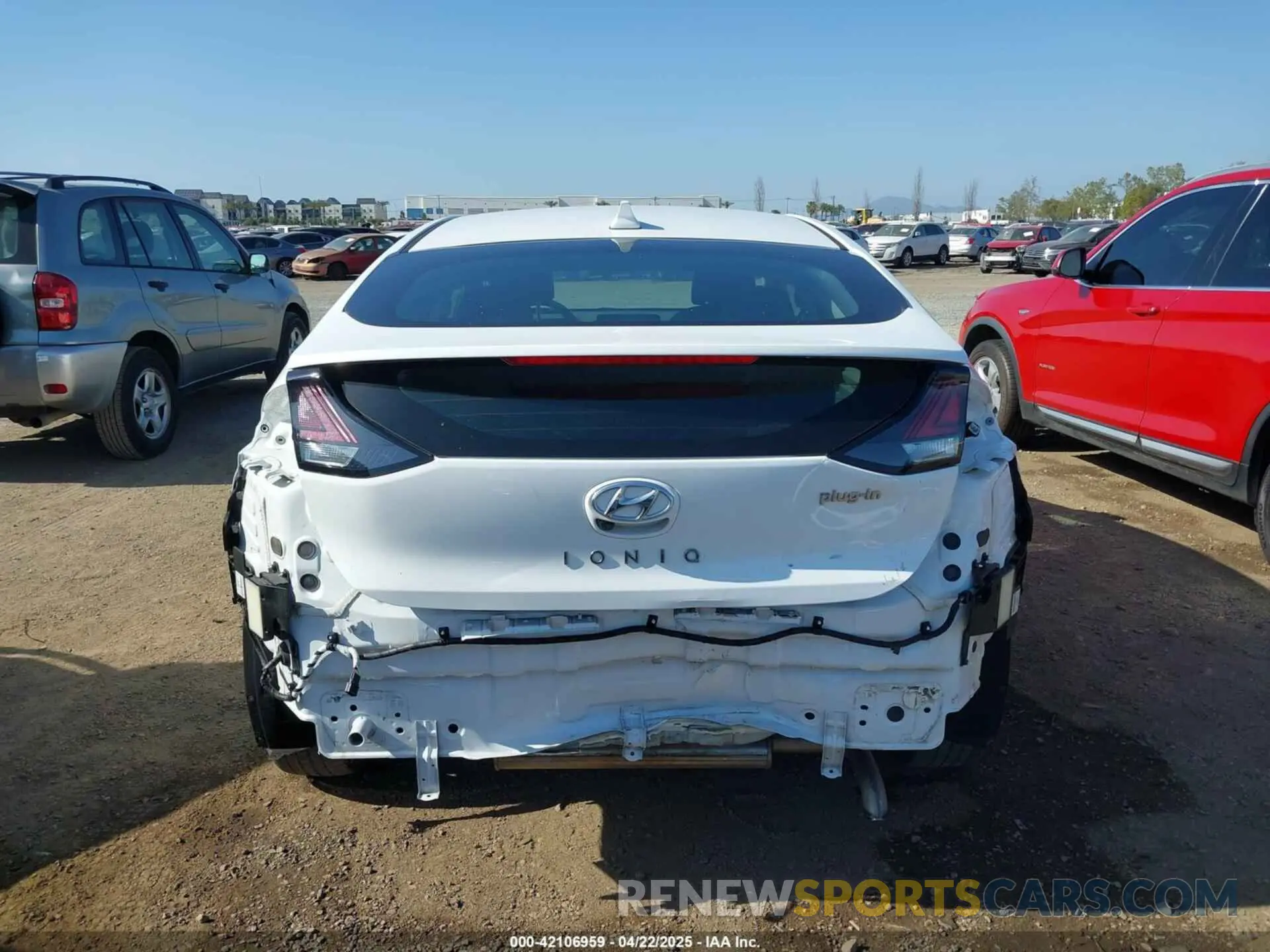 17 Photograph of a damaged car KMHC75LD3LU198912 HYUNDAI IONIQ PLUG-IN HYBRID 2020