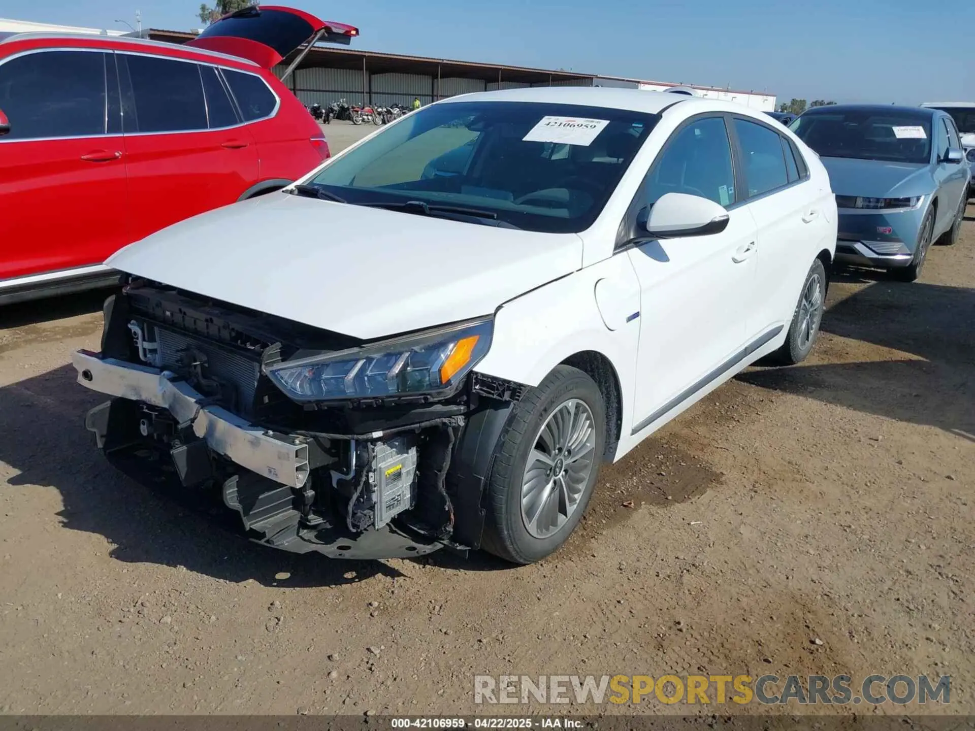 2 Photograph of a damaged car KMHC75LD3LU198912 HYUNDAI IONIQ PLUG-IN HYBRID 2020