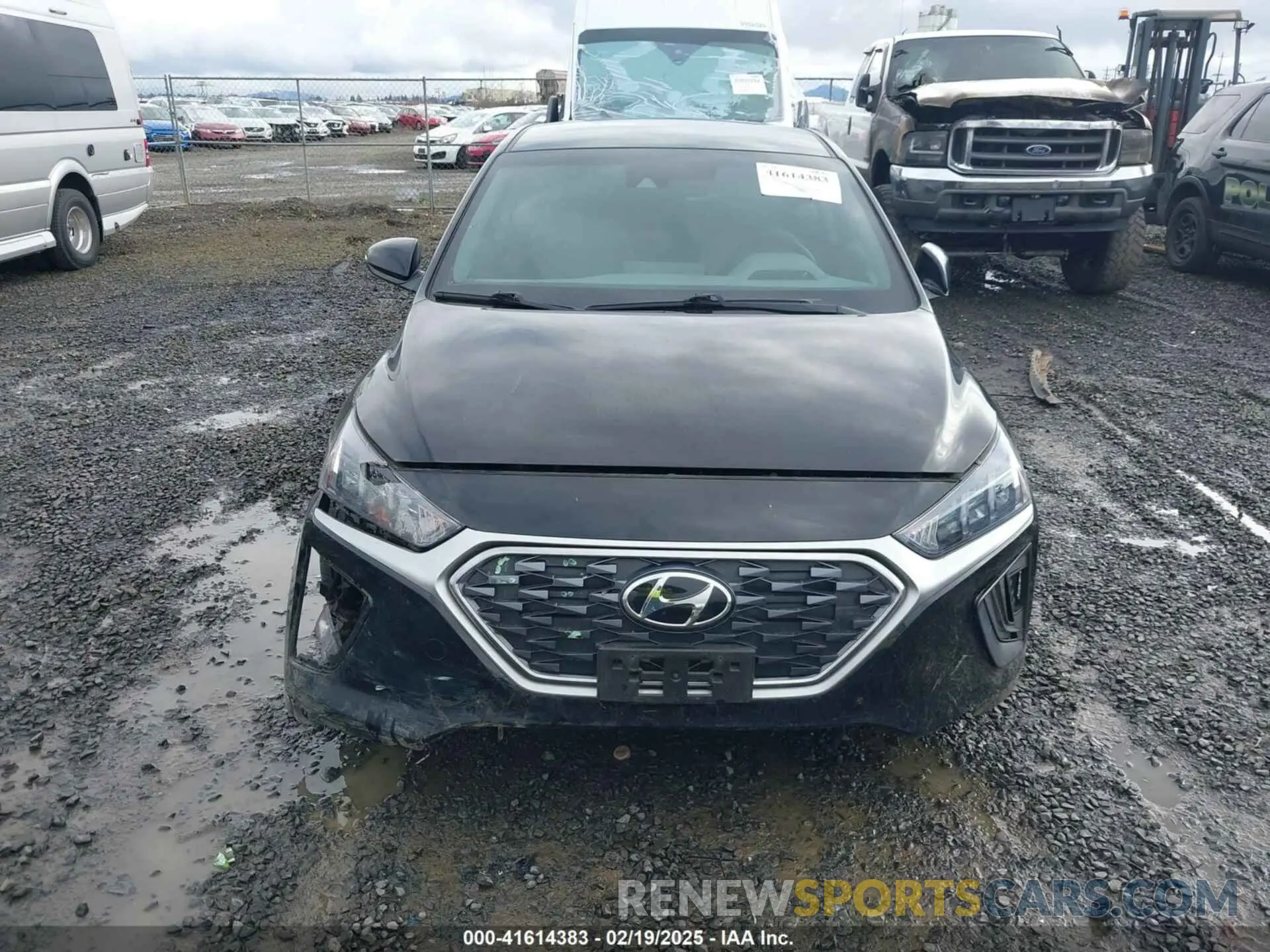 13 Photograph of a damaged car KMHC75LD3LU227308 HYUNDAI IONIQ PLUG-IN HYBRID 2020