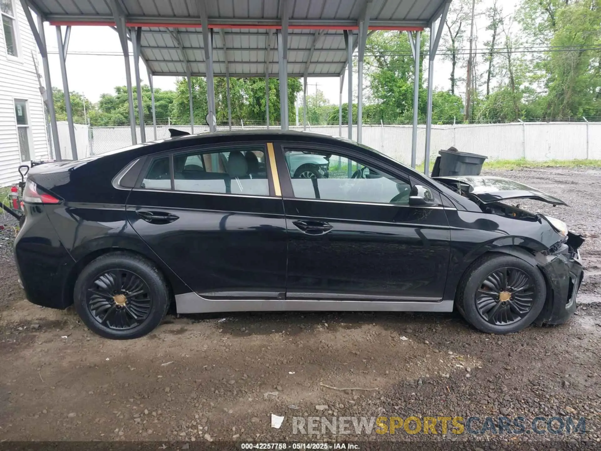 12 Photograph of a damaged car KMHC75LDXMU248190 HYUNDAI IONIQ PLUG-IN HYBRID 2021