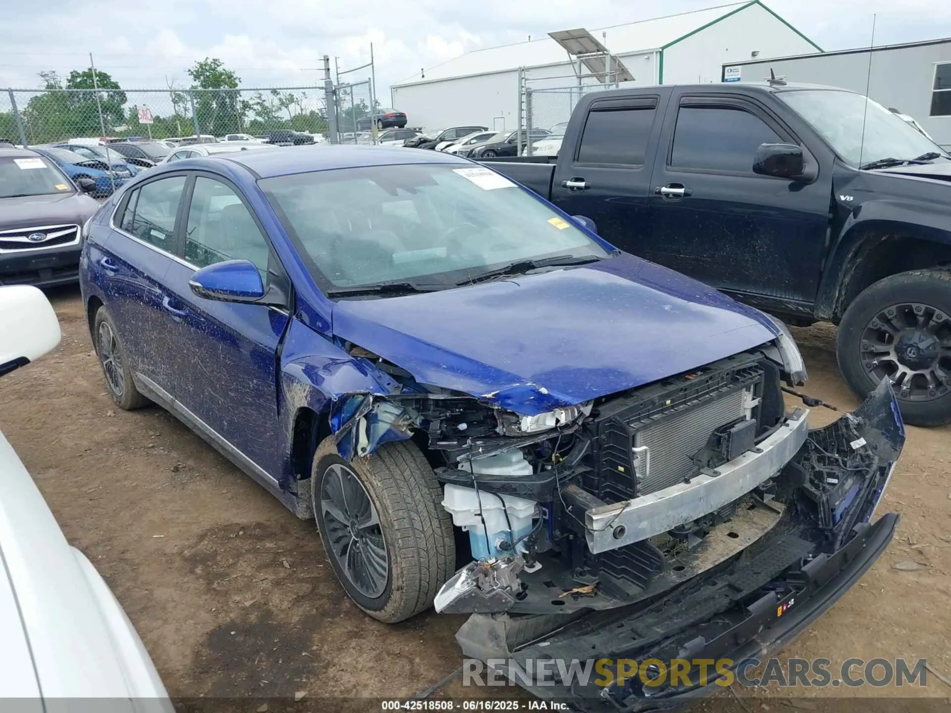 1 Photograph of a damaged car KMHC75LD0NU273701 HYUNDAI IONIQ PLUG-IN HYBRID 2022