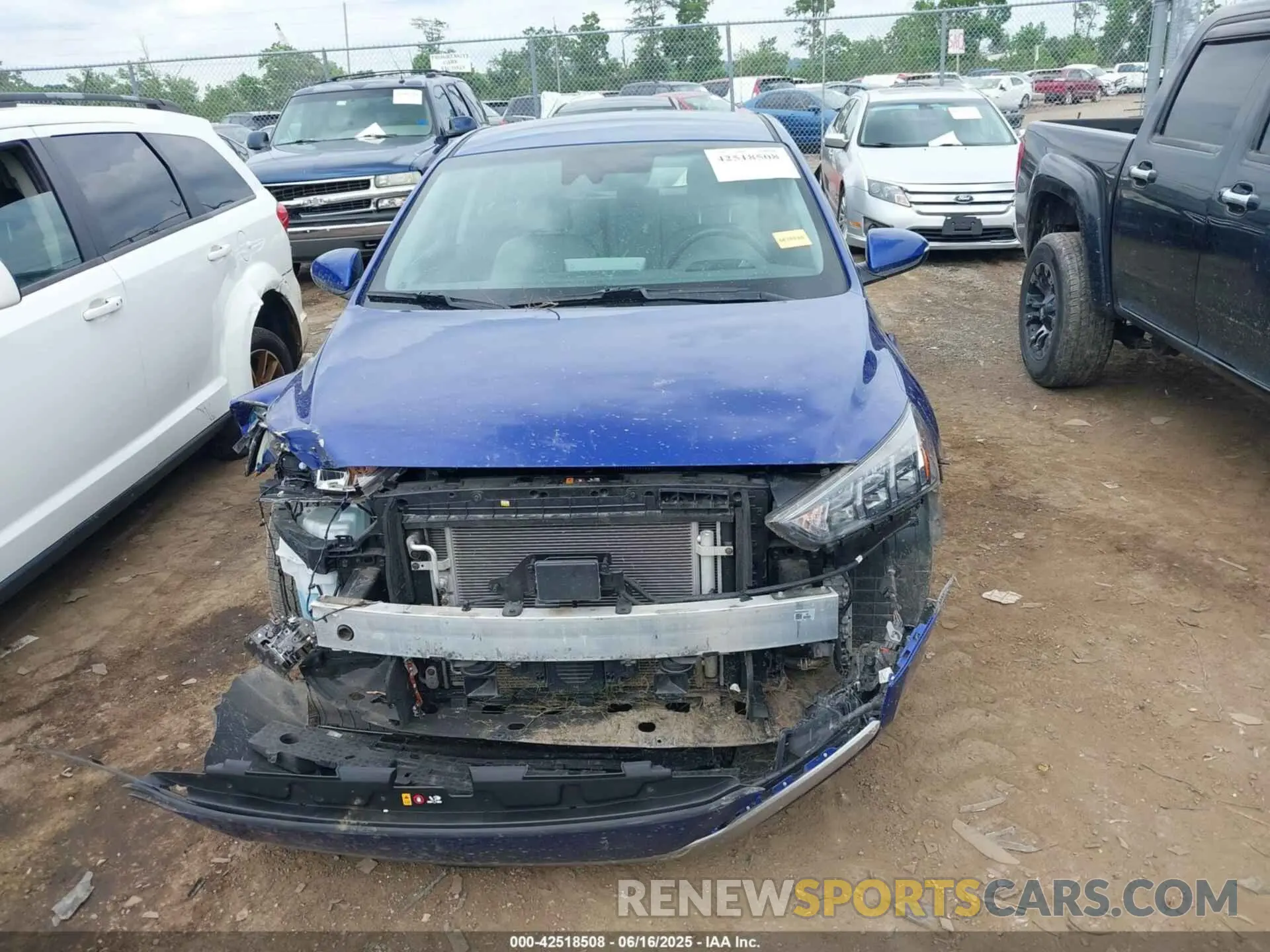 12 Photograph of a damaged car KMHC75LD0NU273701 HYUNDAI IONIQ PLUG-IN HYBRID 2022