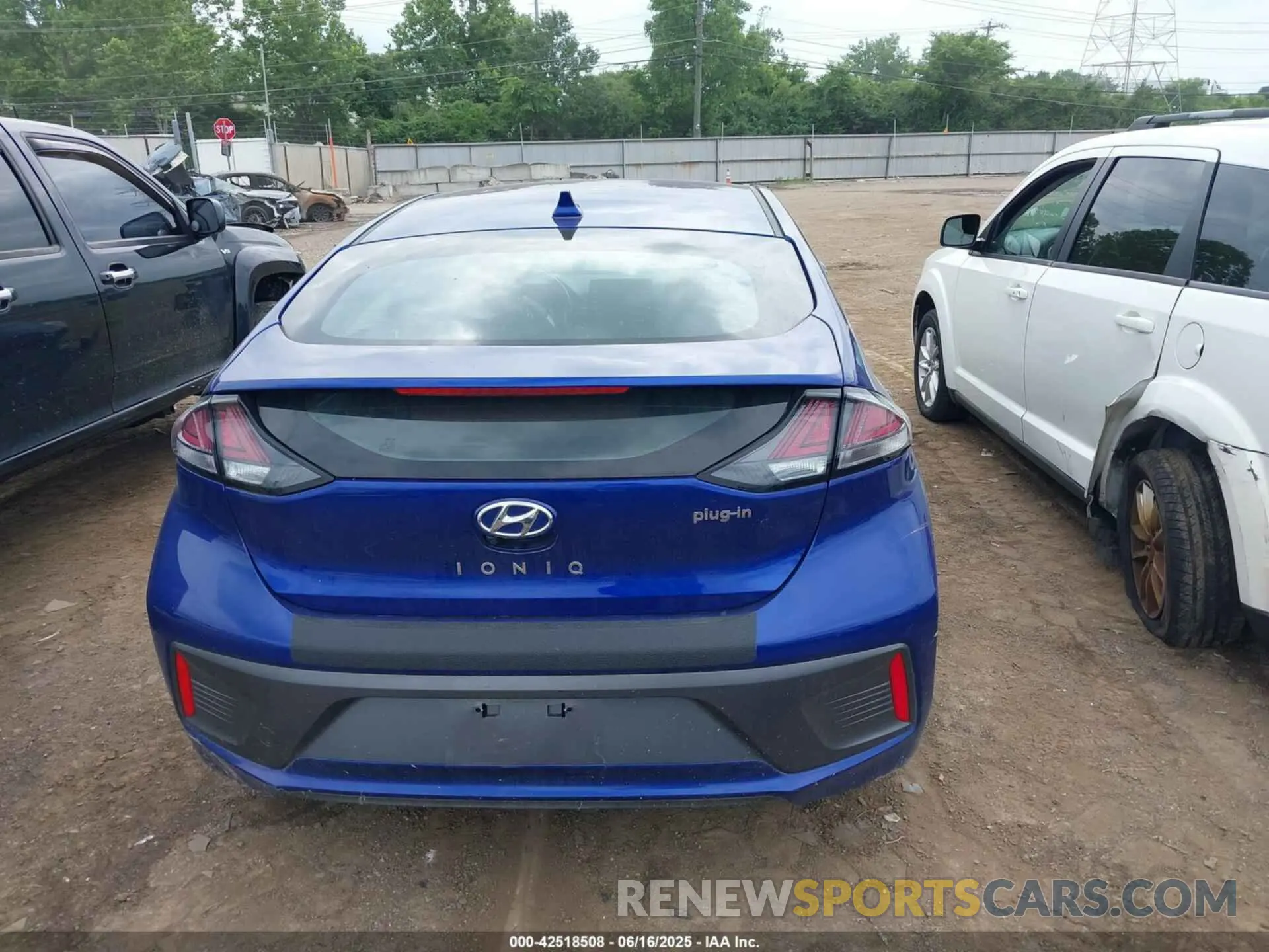 16 Photograph of a damaged car KMHC75LD0NU273701 HYUNDAI IONIQ PLUG-IN HYBRID 2022