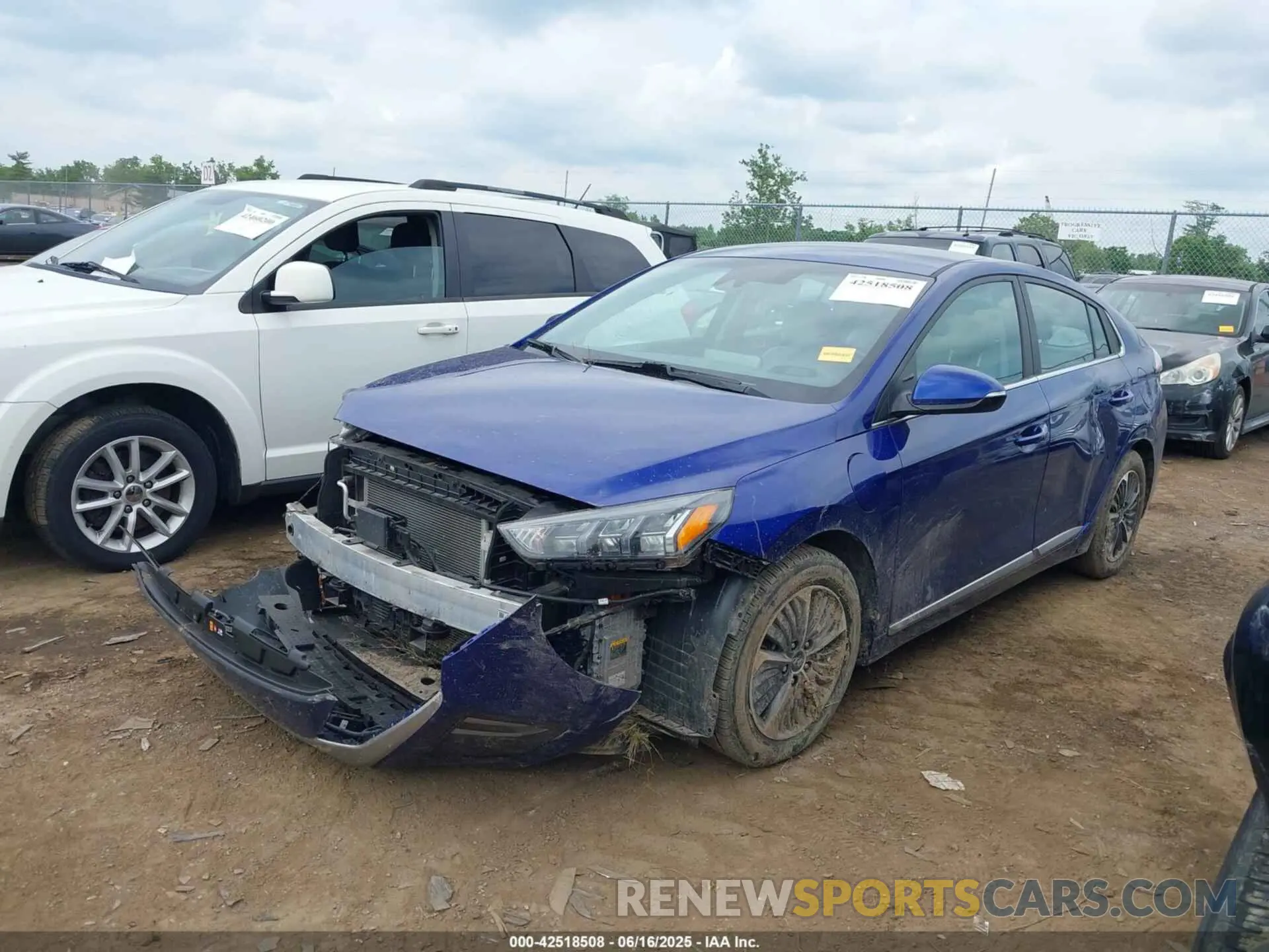 2 Photograph of a damaged car KMHC75LD0NU273701 HYUNDAI IONIQ PLUG-IN HYBRID 2022