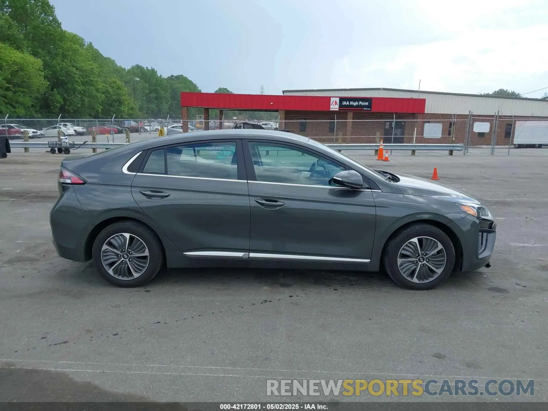 13 Photograph of a damaged car KMHC75LD1N4277787 HYUNDAI IONIQ PLUG-IN HYBRID 2022