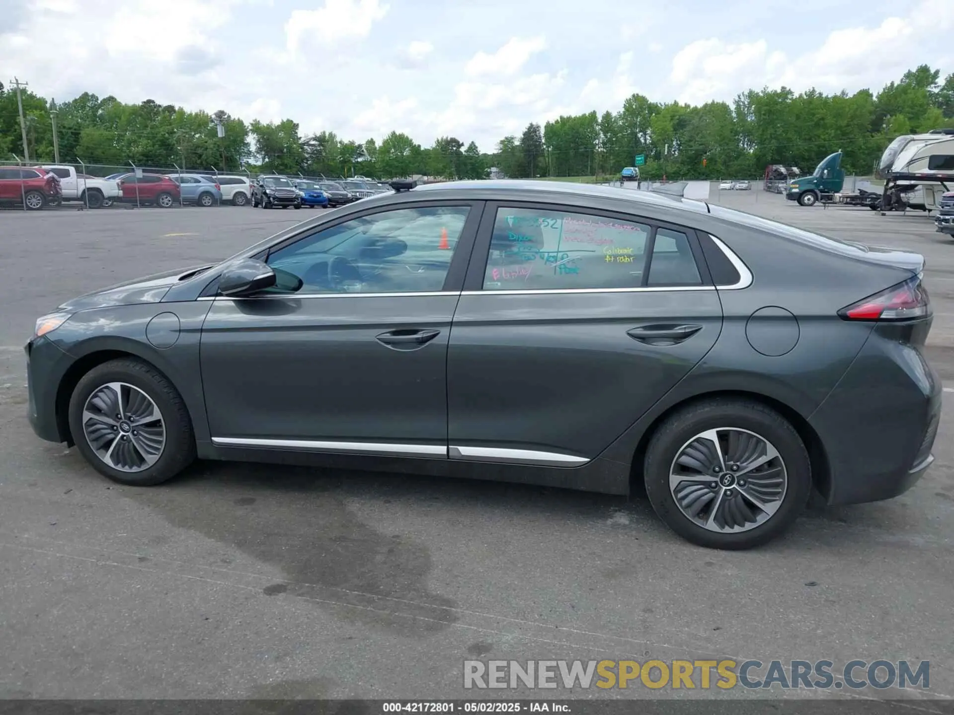 14 Photograph of a damaged car KMHC75LD1N4277787 HYUNDAI IONIQ PLUG-IN HYBRID 2022