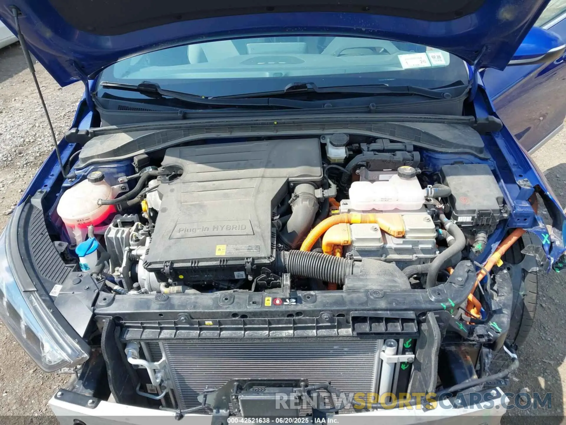 10 Photograph of a damaged car KMHC75LD6NU282676 HYUNDAI IONIQ PLUG-IN HYBRID 2022