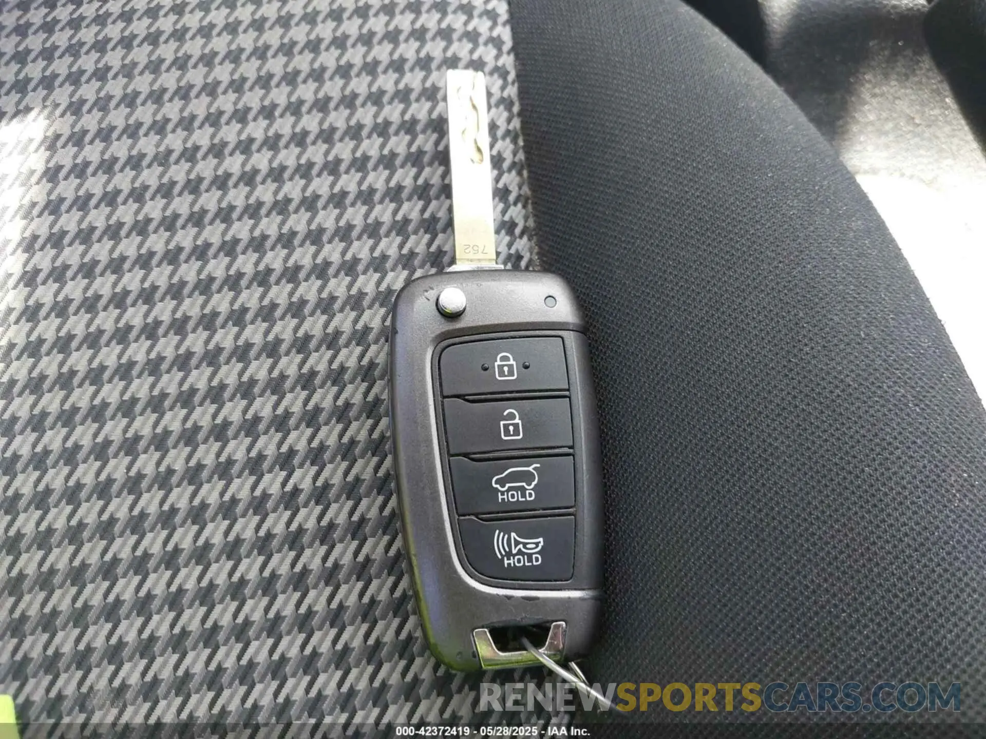11 Photograph of a damaged car KM8K12AA0KU295035 HYUNDAI KONA 2019