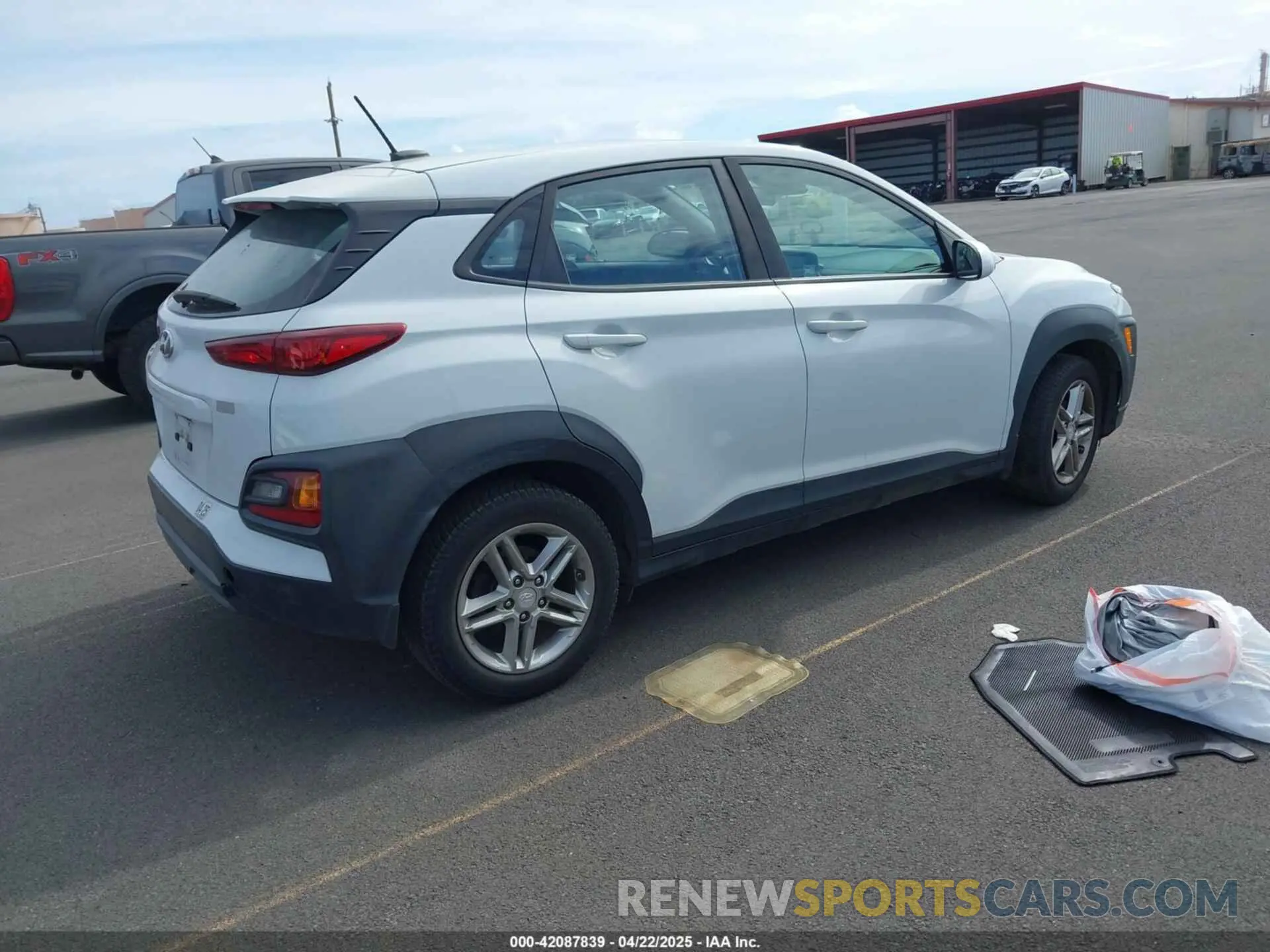 4 Photograph of a damaged car KM8K12AA1KU379235 HYUNDAI KONA 2019