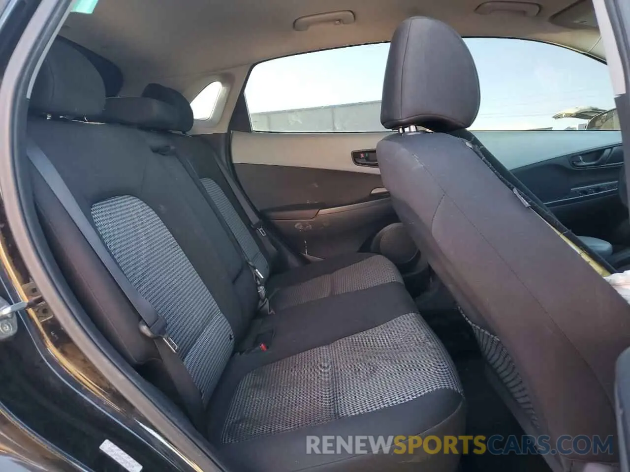 11 Photograph of a damaged car KM8K12AA2KU269620 HYUNDAI KONA 2019