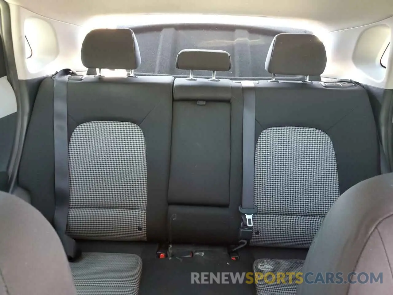 10 Photograph of a damaged car KM8K12AA2KU272713 HYUNDAI KONA 2019