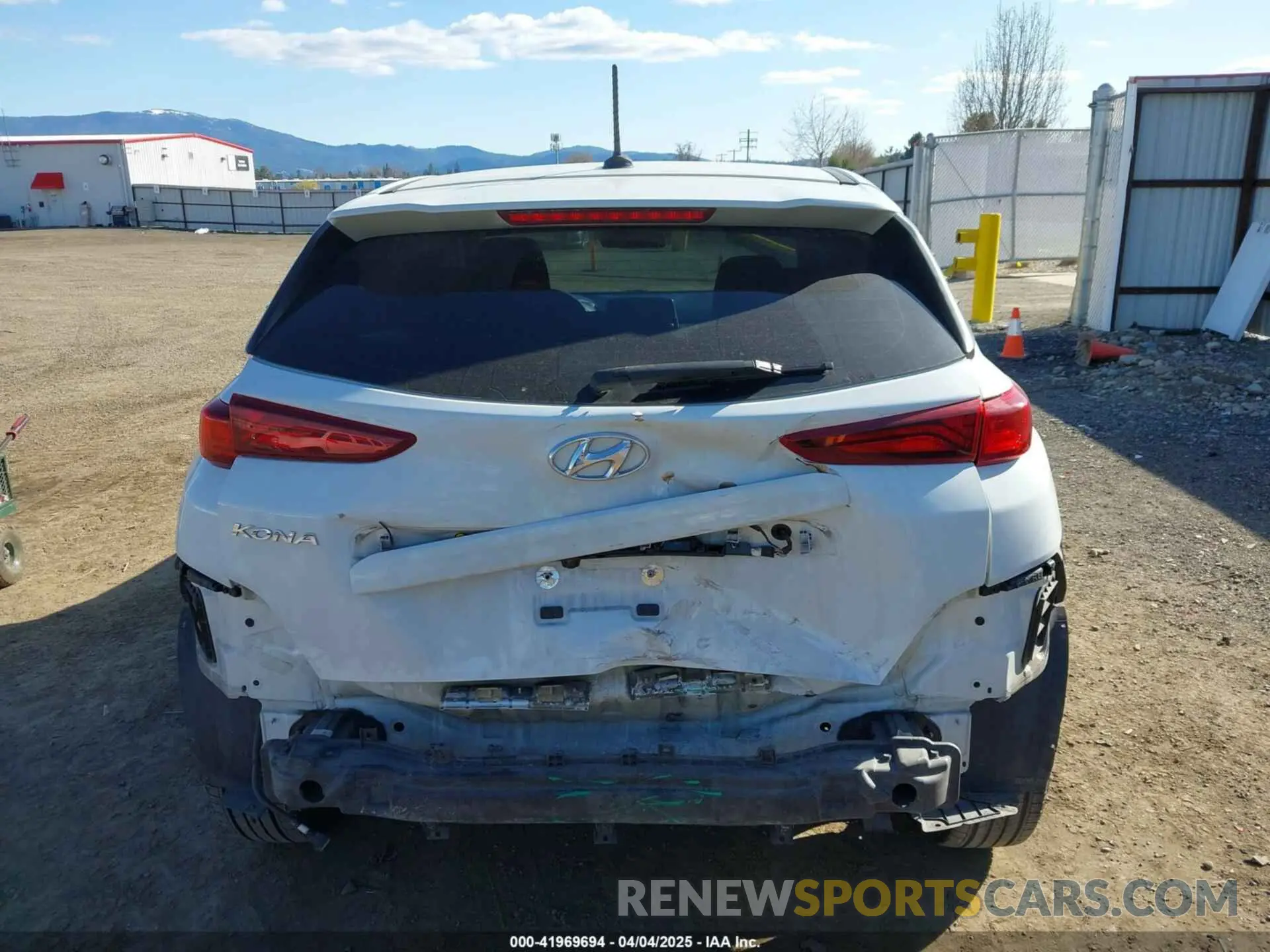 17 Photograph of a damaged car KM8K12AA4KU225392 HYUNDAI KONA 2019