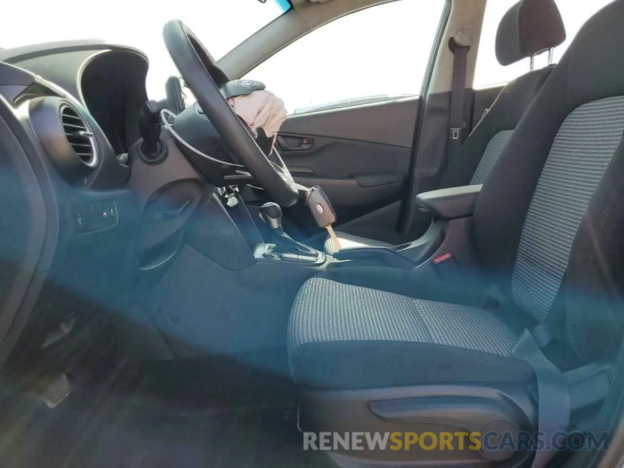 7 Photograph of a damaged car KM8K12AA4KU381142 HYUNDAI KONA 2019