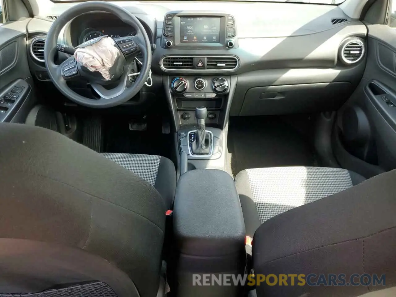 8 Photograph of a damaged car KM8K12AA4KU381142 HYUNDAI KONA 2019